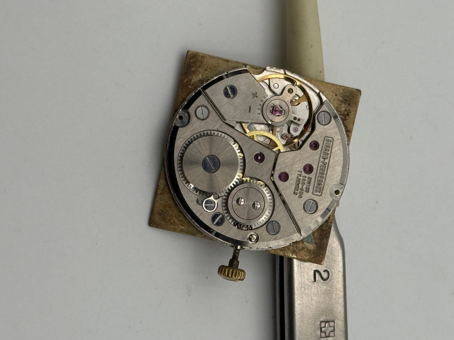 girard perregaux 100-658 peseux movement movimento
