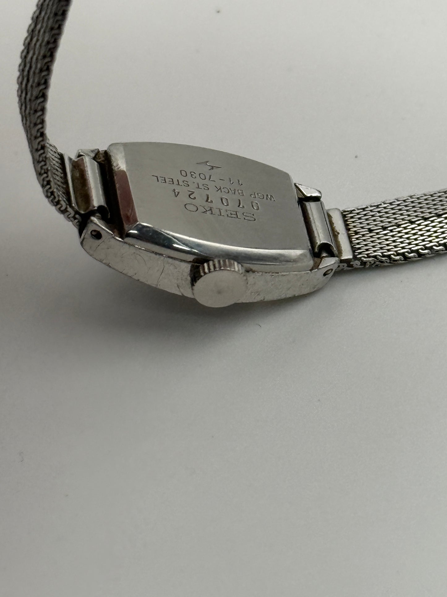 seiko vintage watch 11-7030 15x23mm