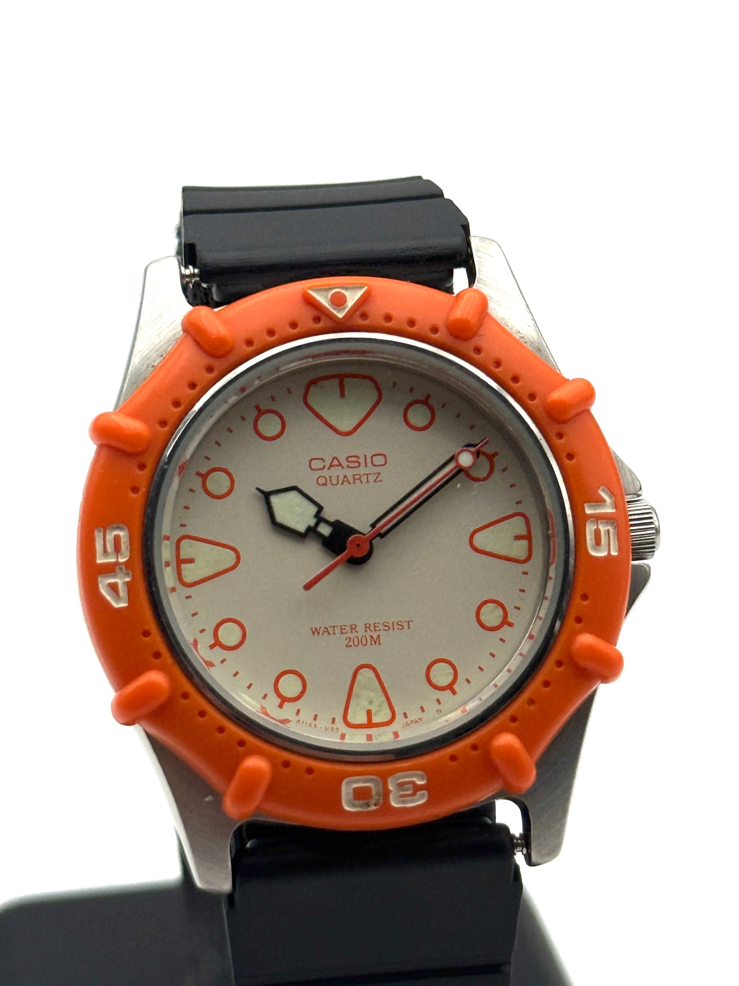 casio orange diver vintage japan 391 md-719 37mm