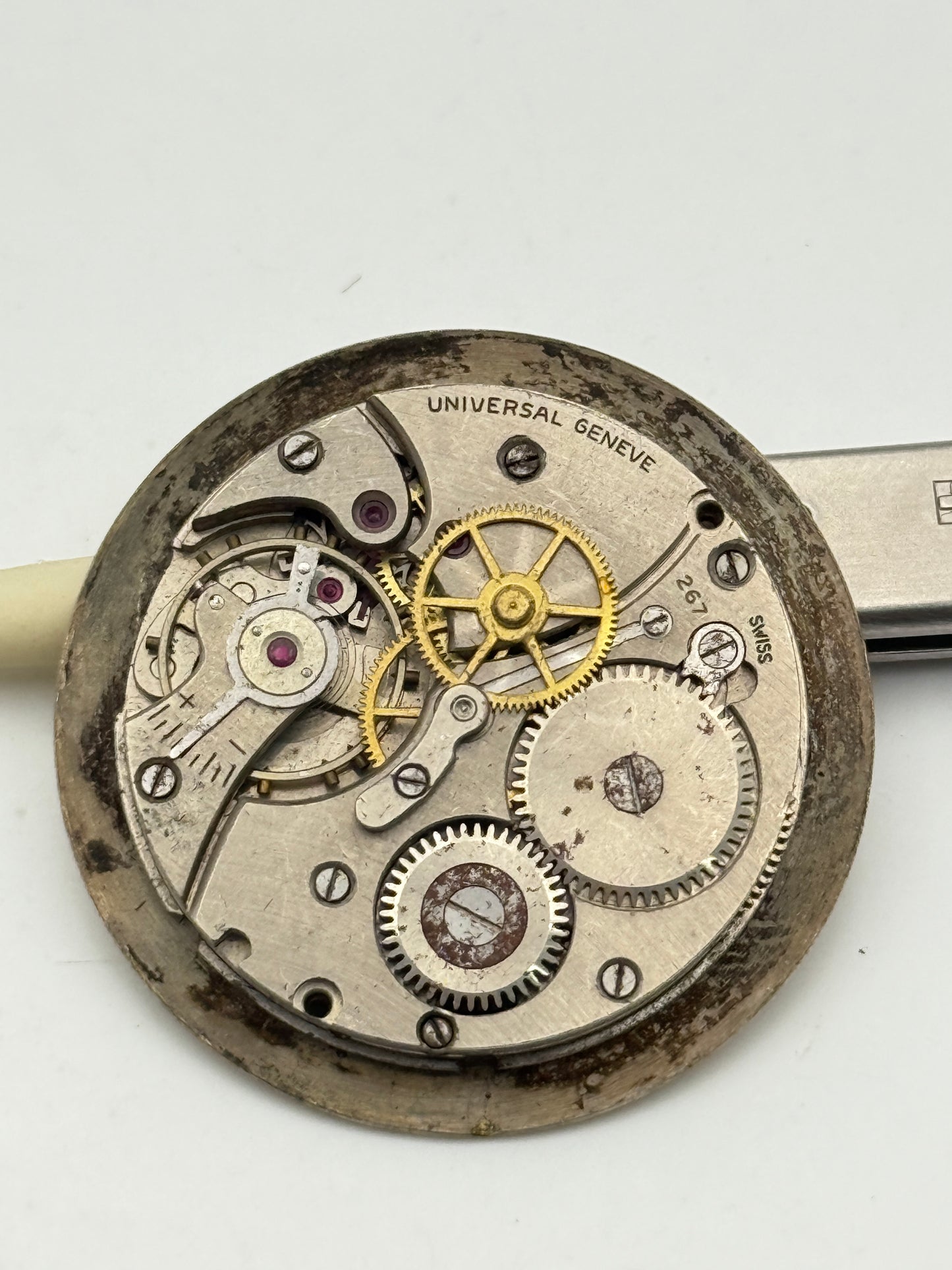 universal 267 movement movimento