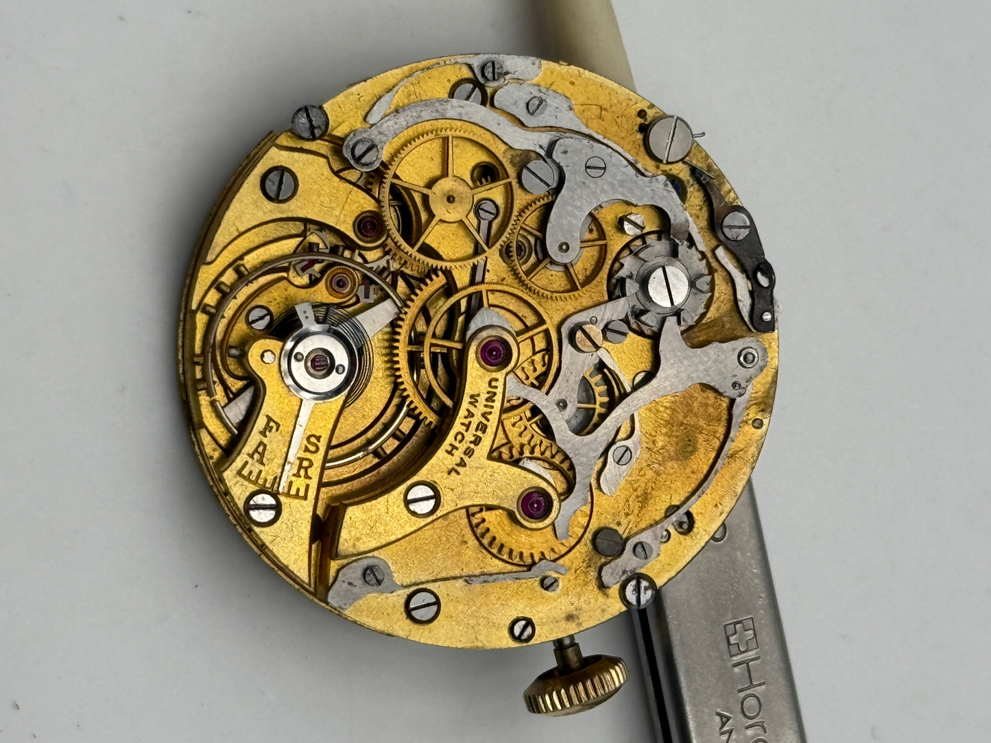 universal watch monopusher 6 o clock 36,3mm chrono movement movimento rare savoia family