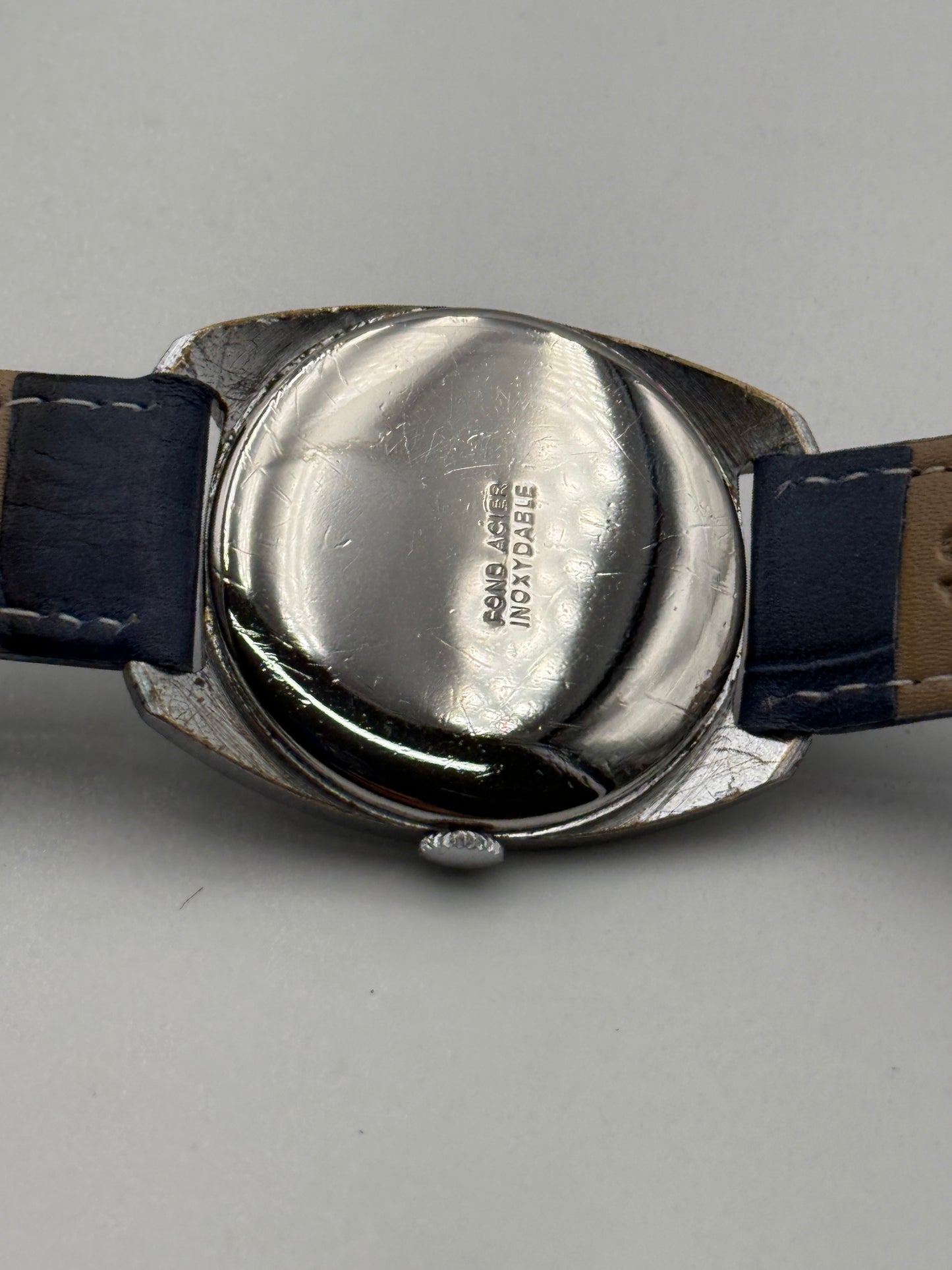 dressale watch vintgae 33x41mm swiss made