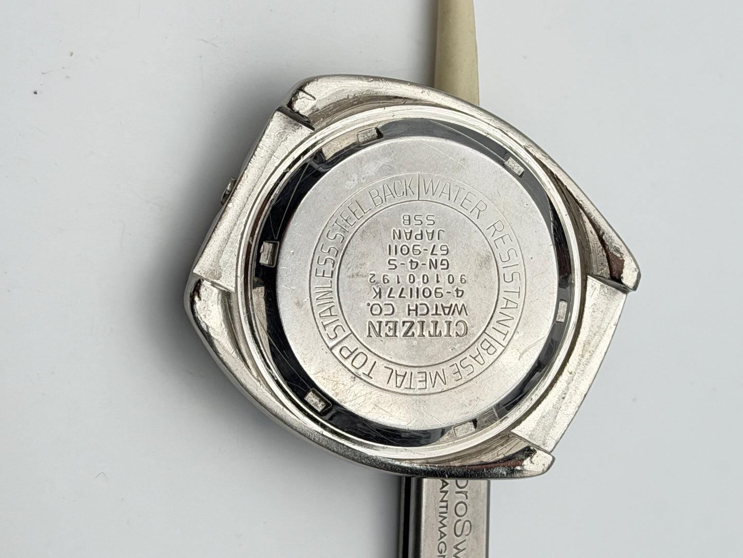 citizen bullhead 57-9011 8110 38mm