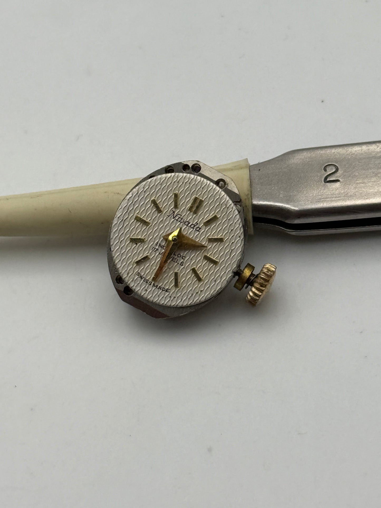 nivada 17 jewels swiss movement movimento