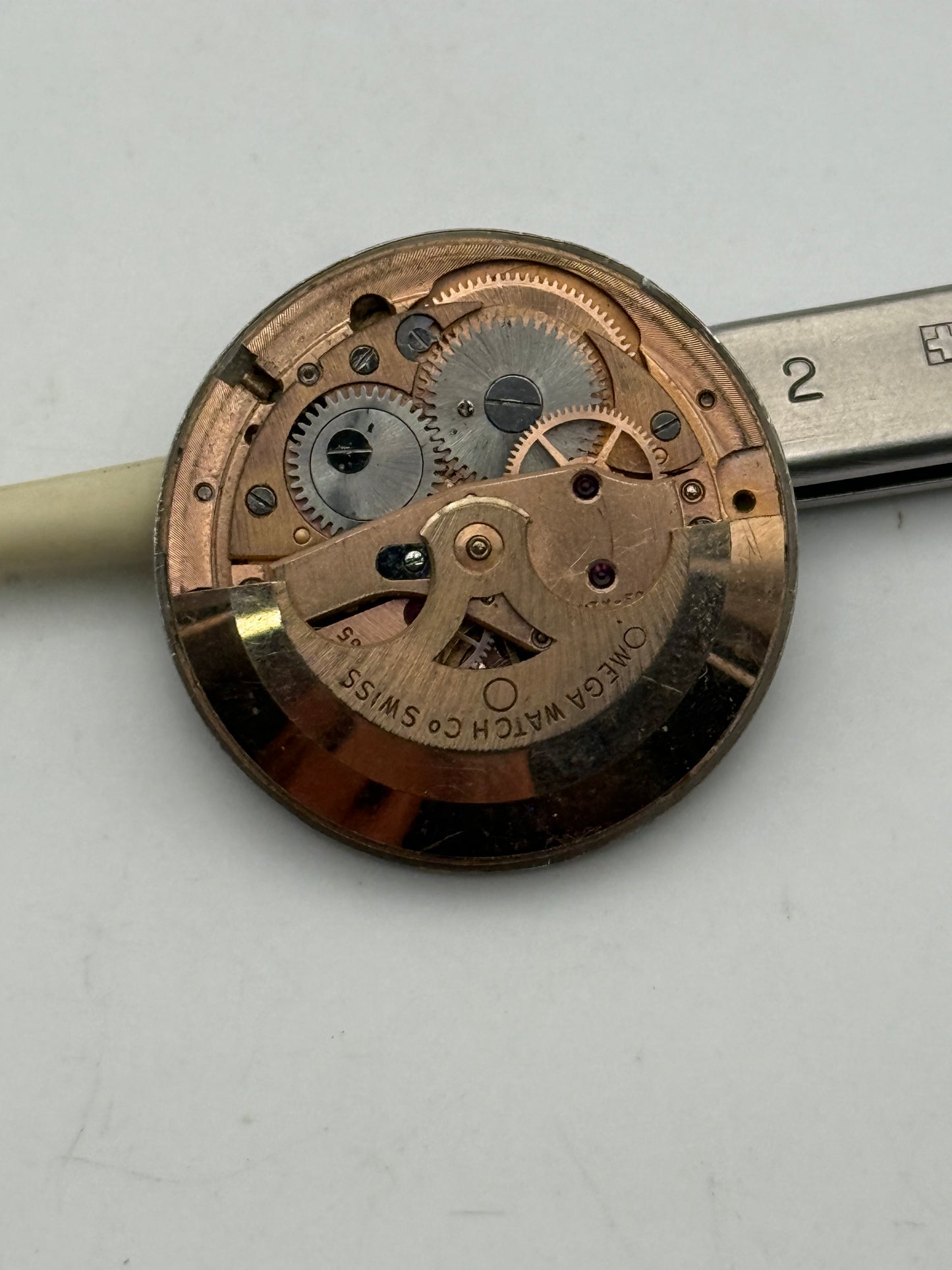 omega geneve automatic 565 movement movimento