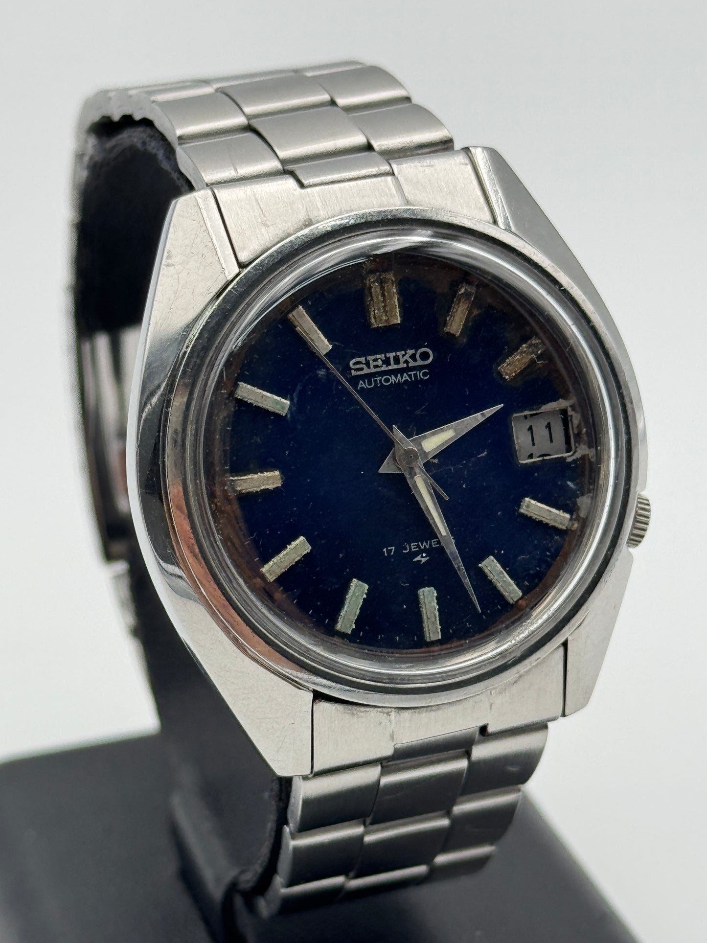 seiko autoamtic 17 jewels 7025-8120-P