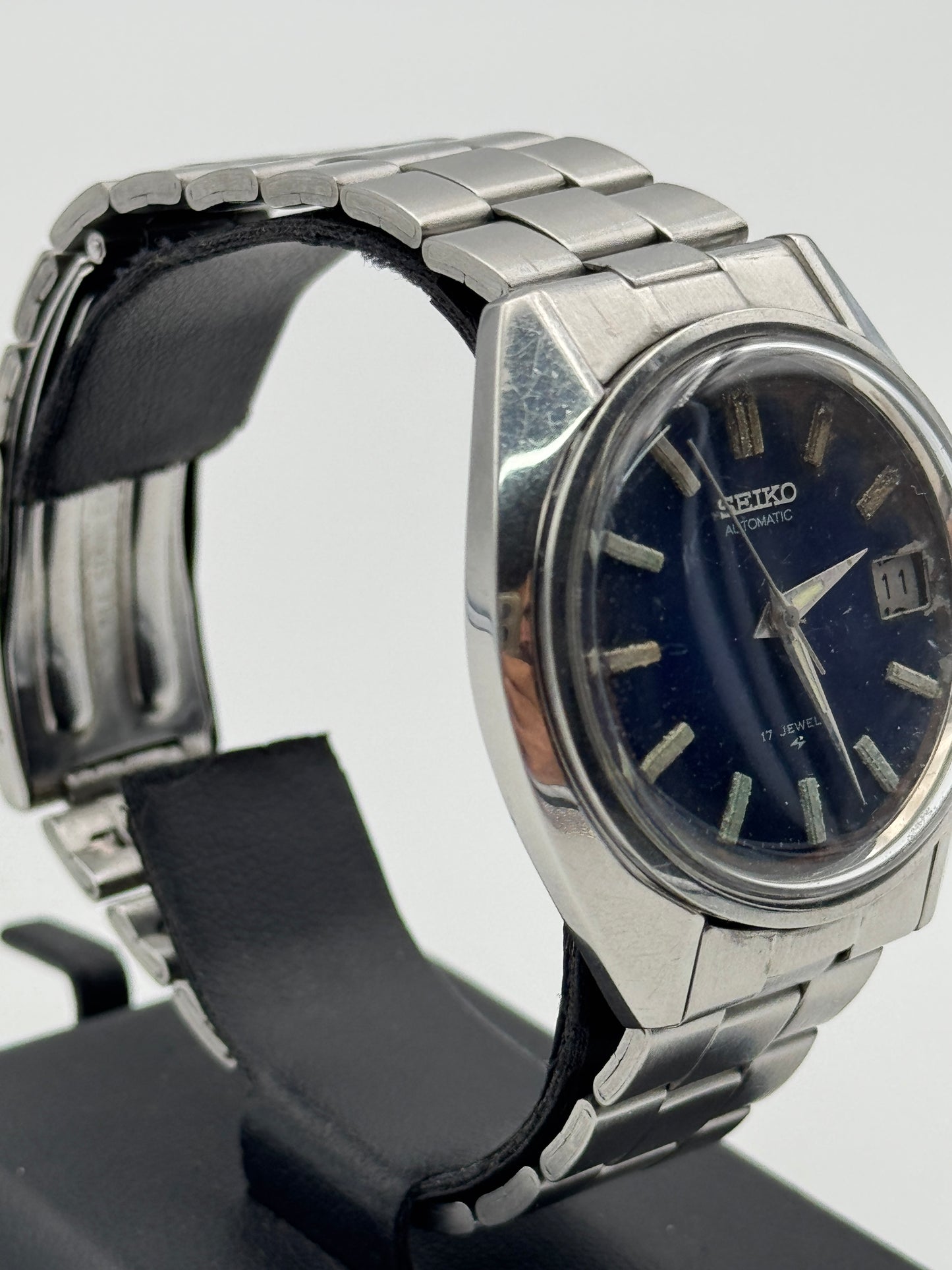 seiko autoamtic 17 jewels 7025-8120-P