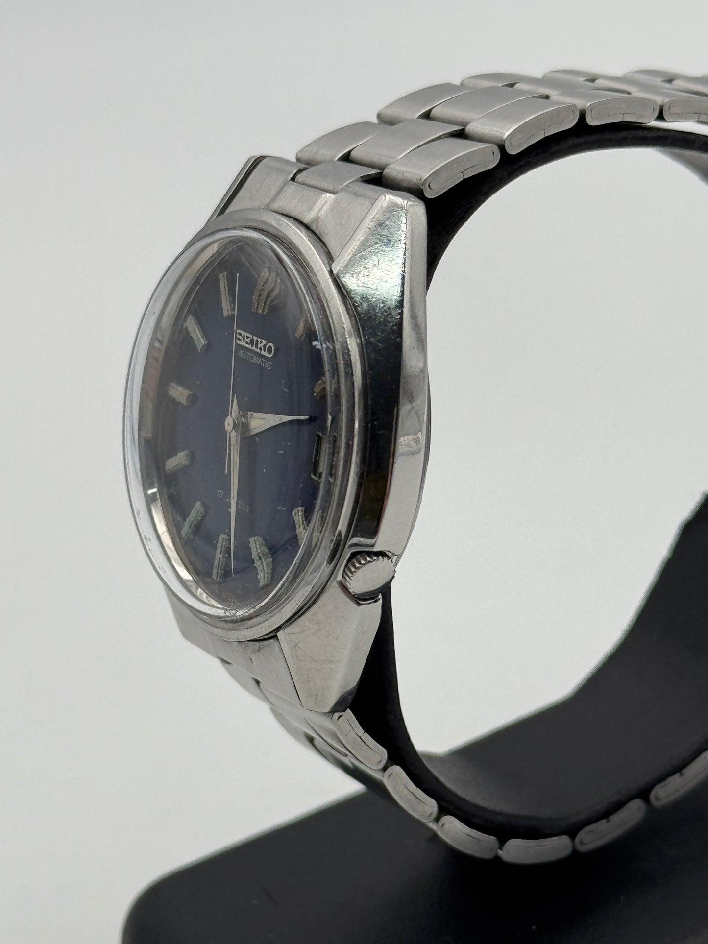 seiko autoamtic 17 jewels 7025-8120-P