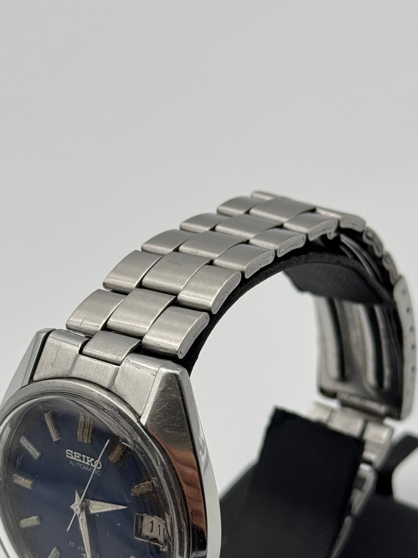 seiko autoamtic 17 jewels 7025-8120-P