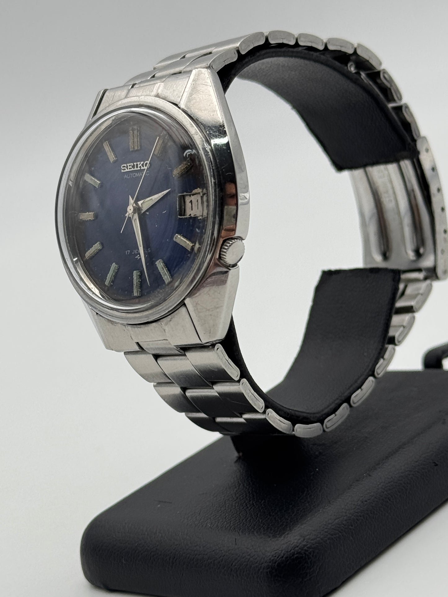 seiko autoamtic 17 jewels 7025-8120-P