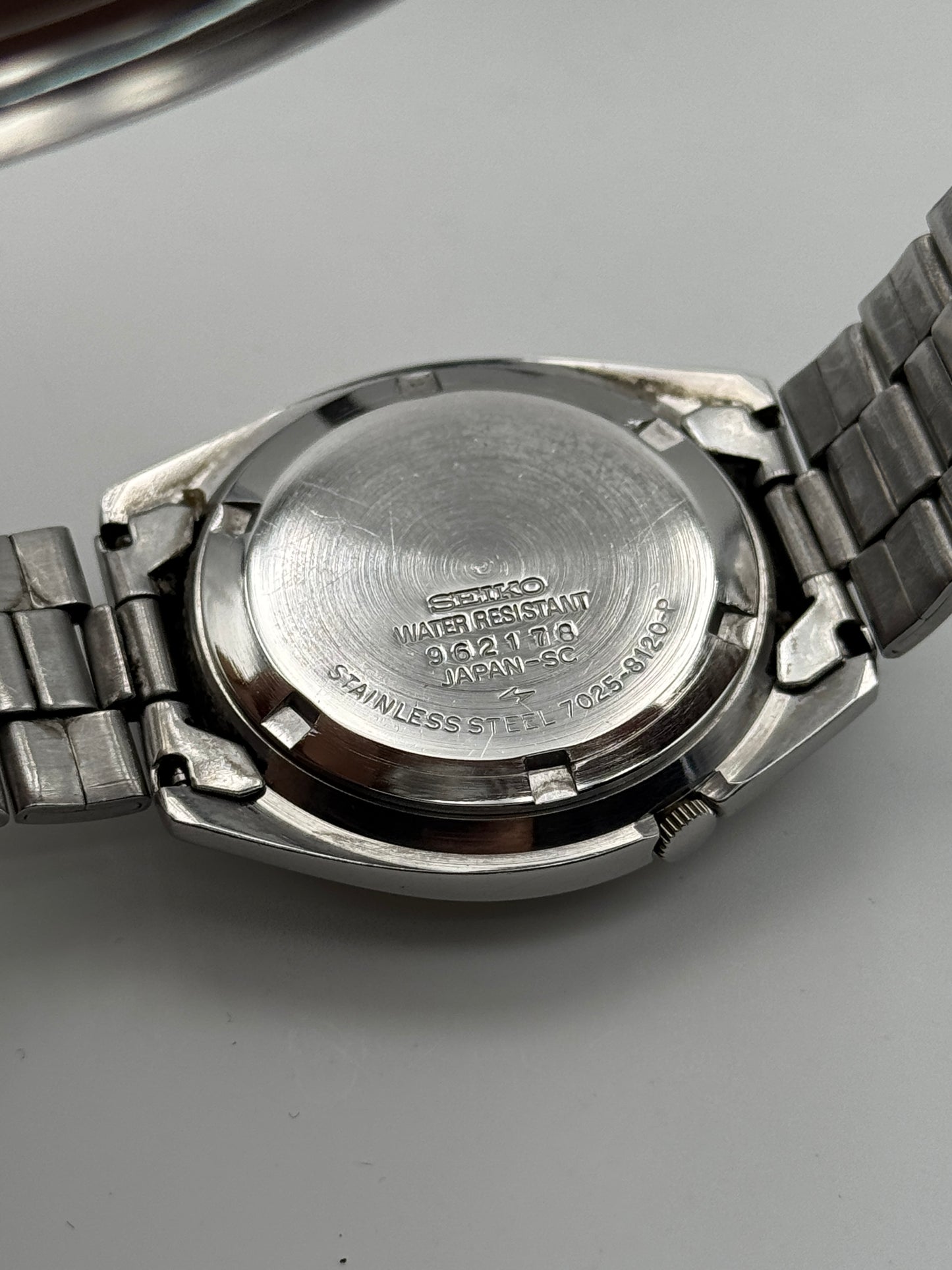 seiko autoamtic 17 jewels 7025-8120-P