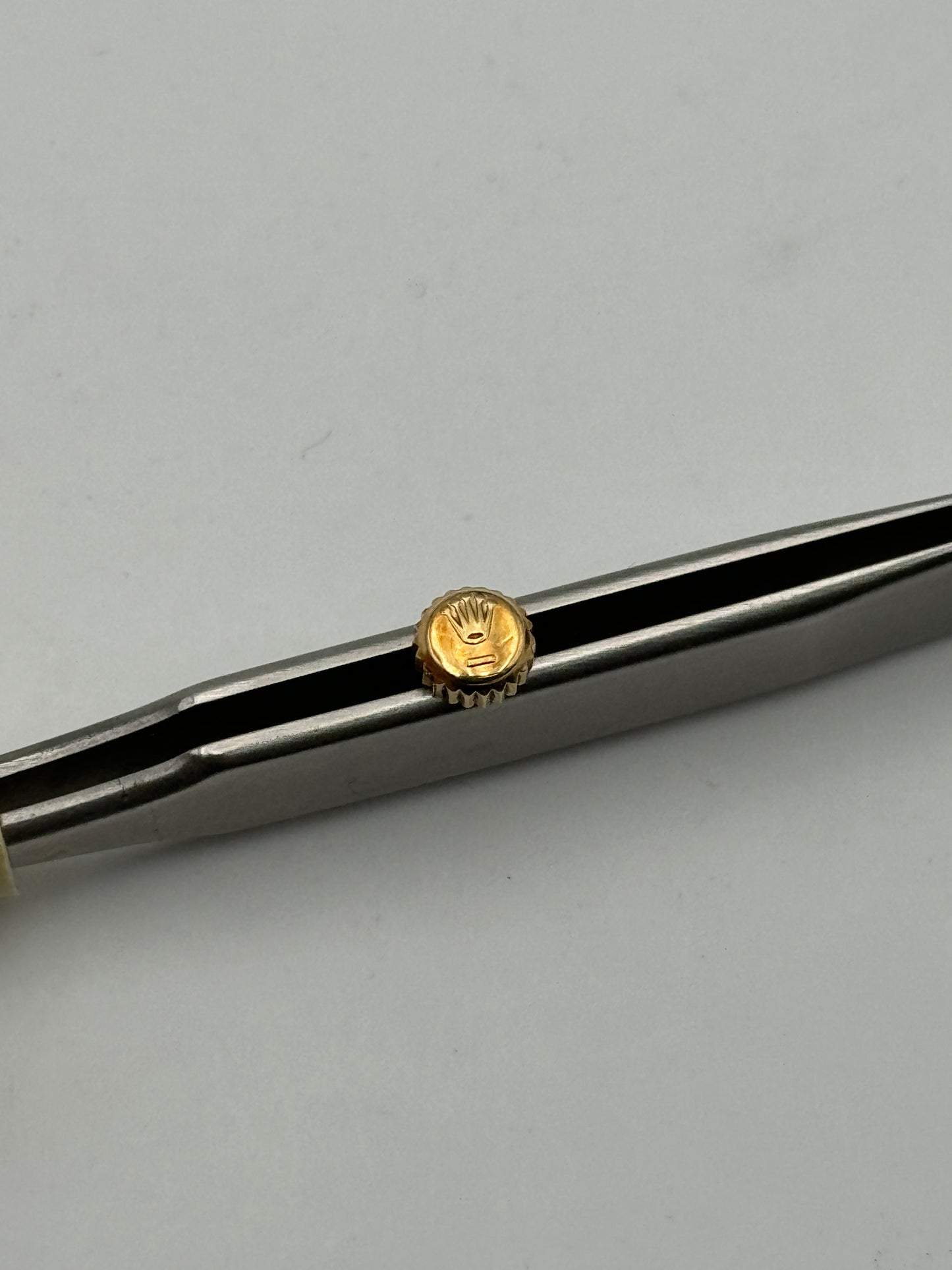 Rolex 5.8 mm corona gold crown