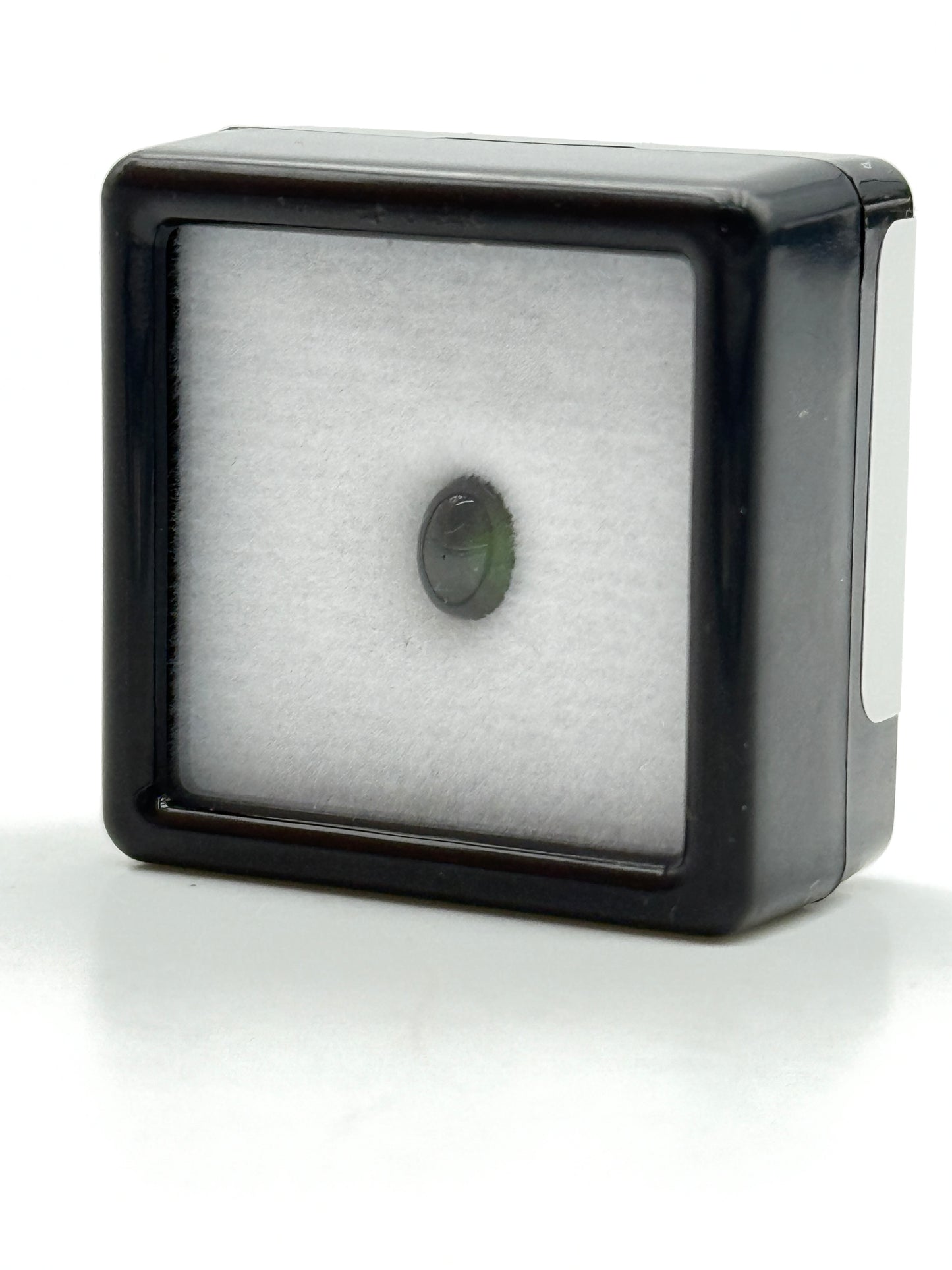quarzo verde cabouchon 0.66ct natural naturale