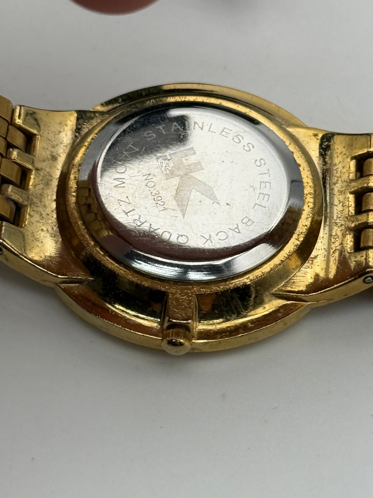 hek quartz 3921 38mm watch