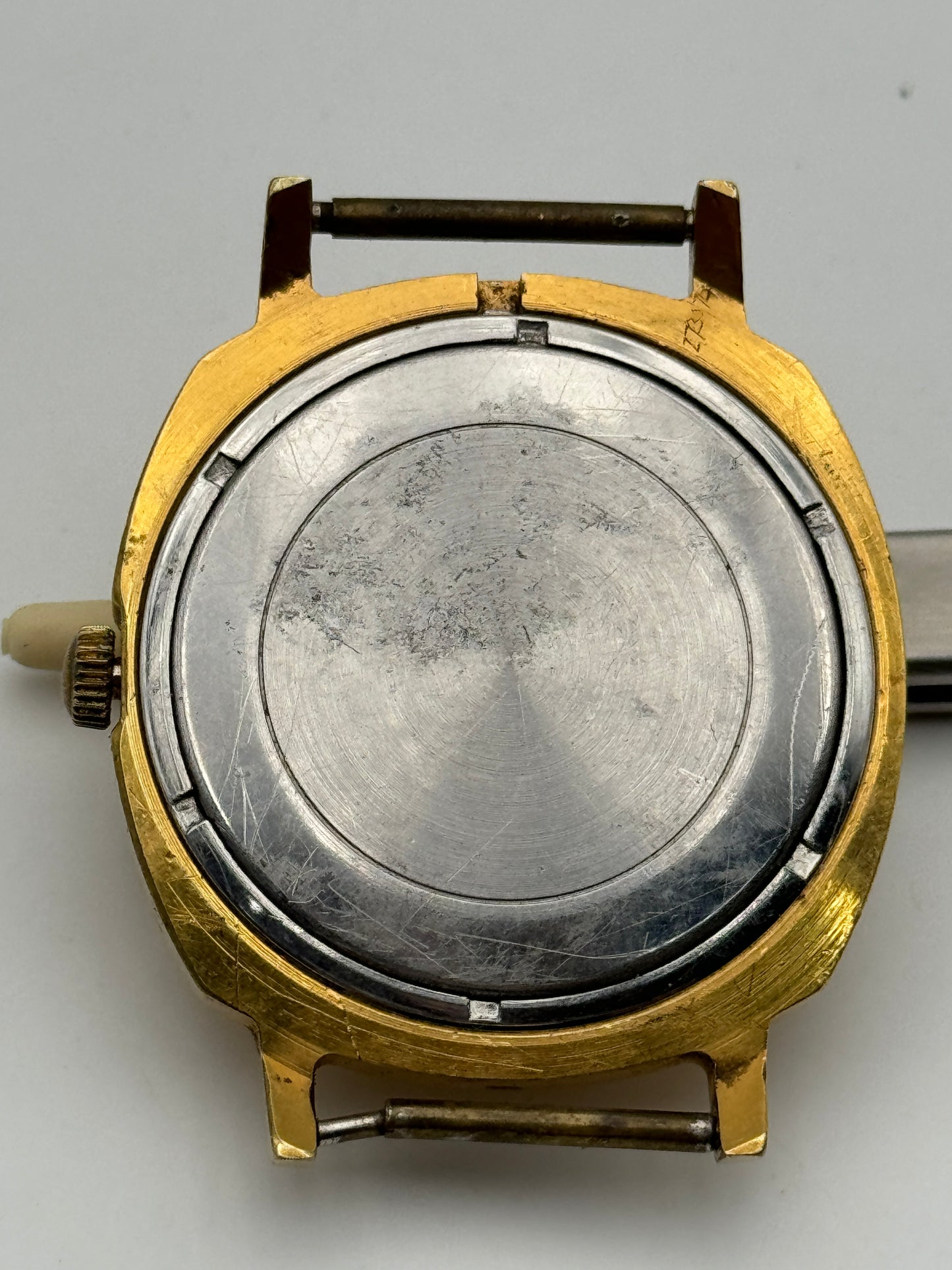 sekonda 37mm gold plated