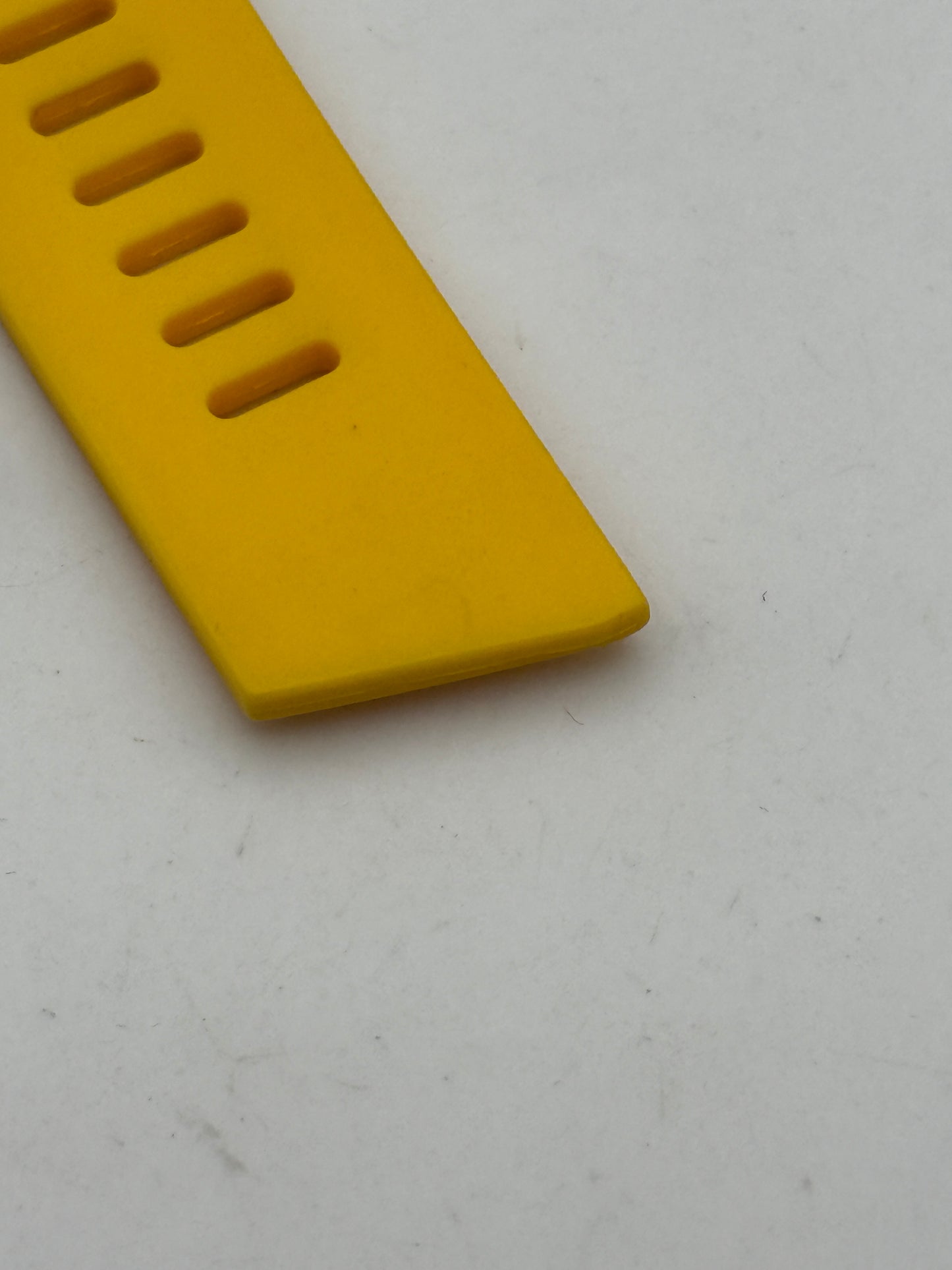 isofrane cinturino strap yellow rubber 20mm