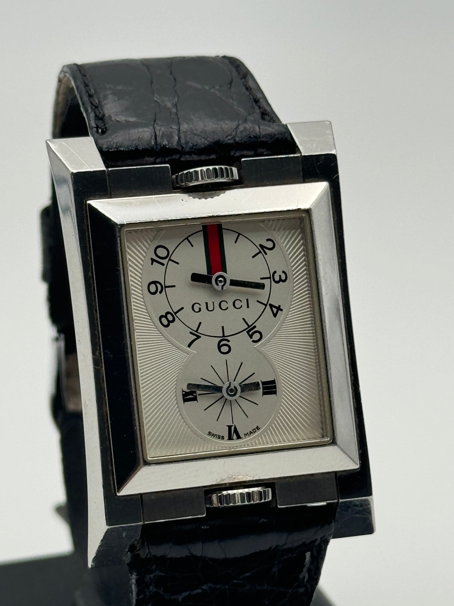 gucci dual time gmt 111 dual swiss made watch