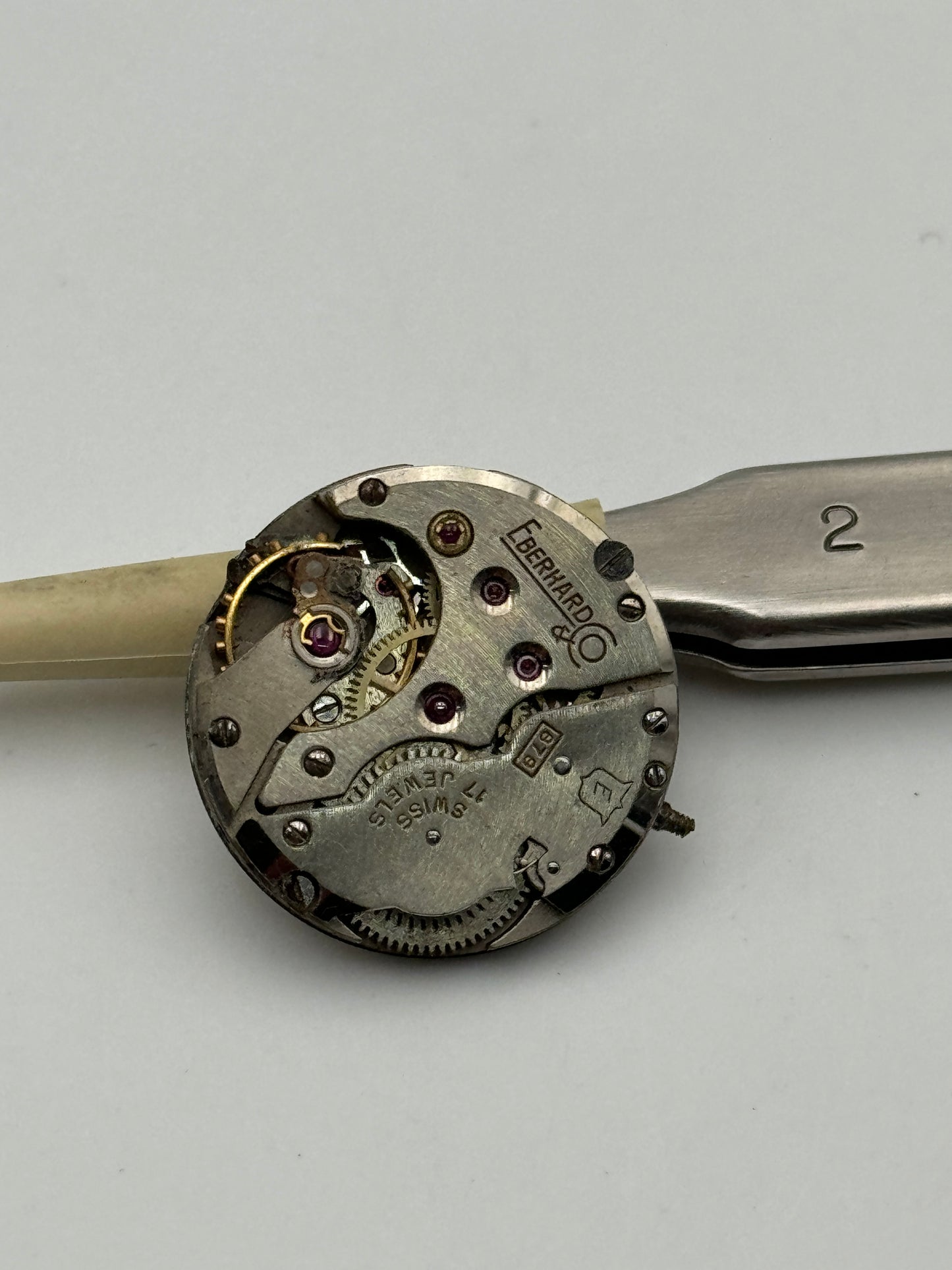 Eberhard & Co. 879