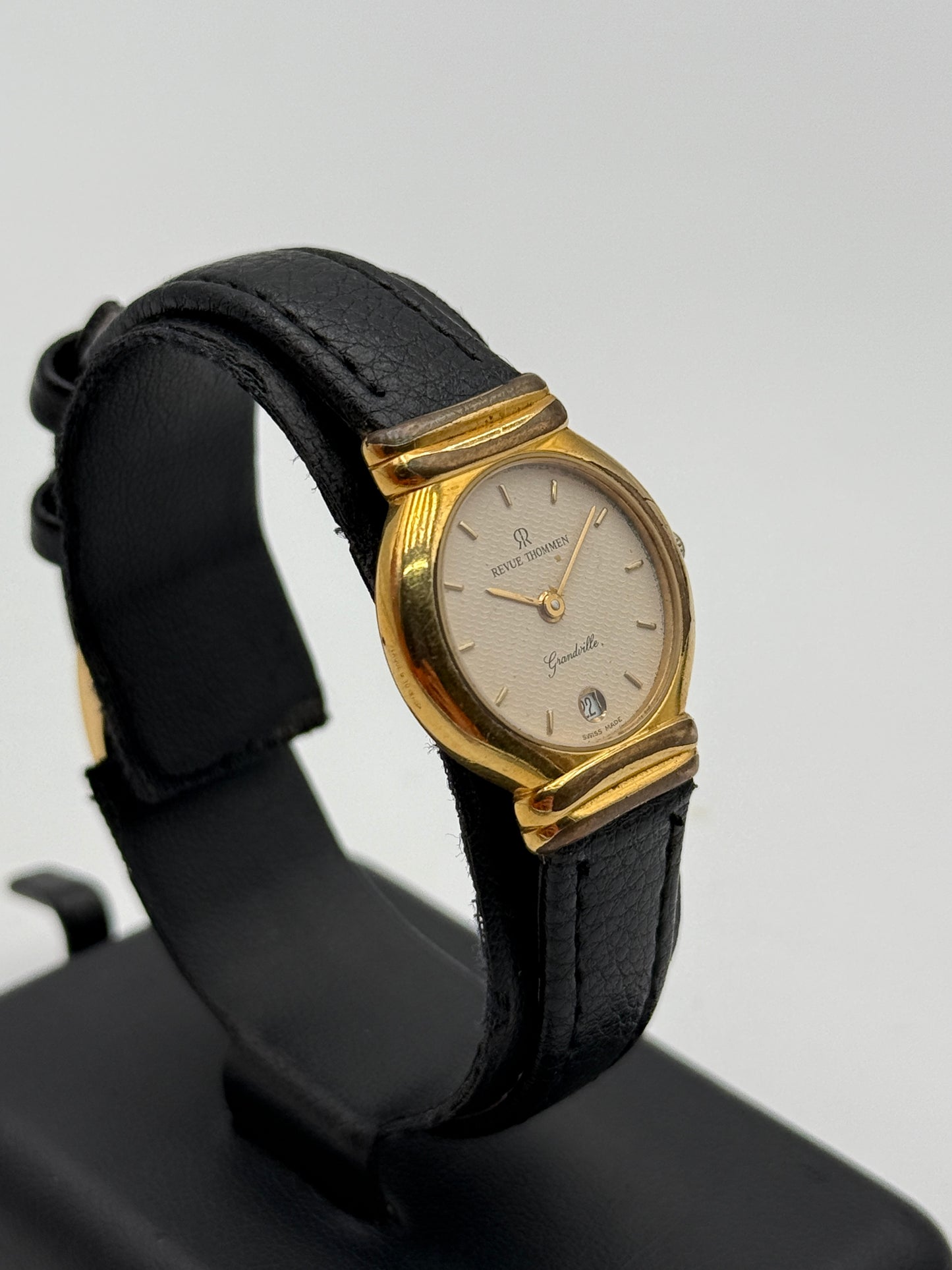 revue thommen grand ville quartz 3022002 swiss made 24mm