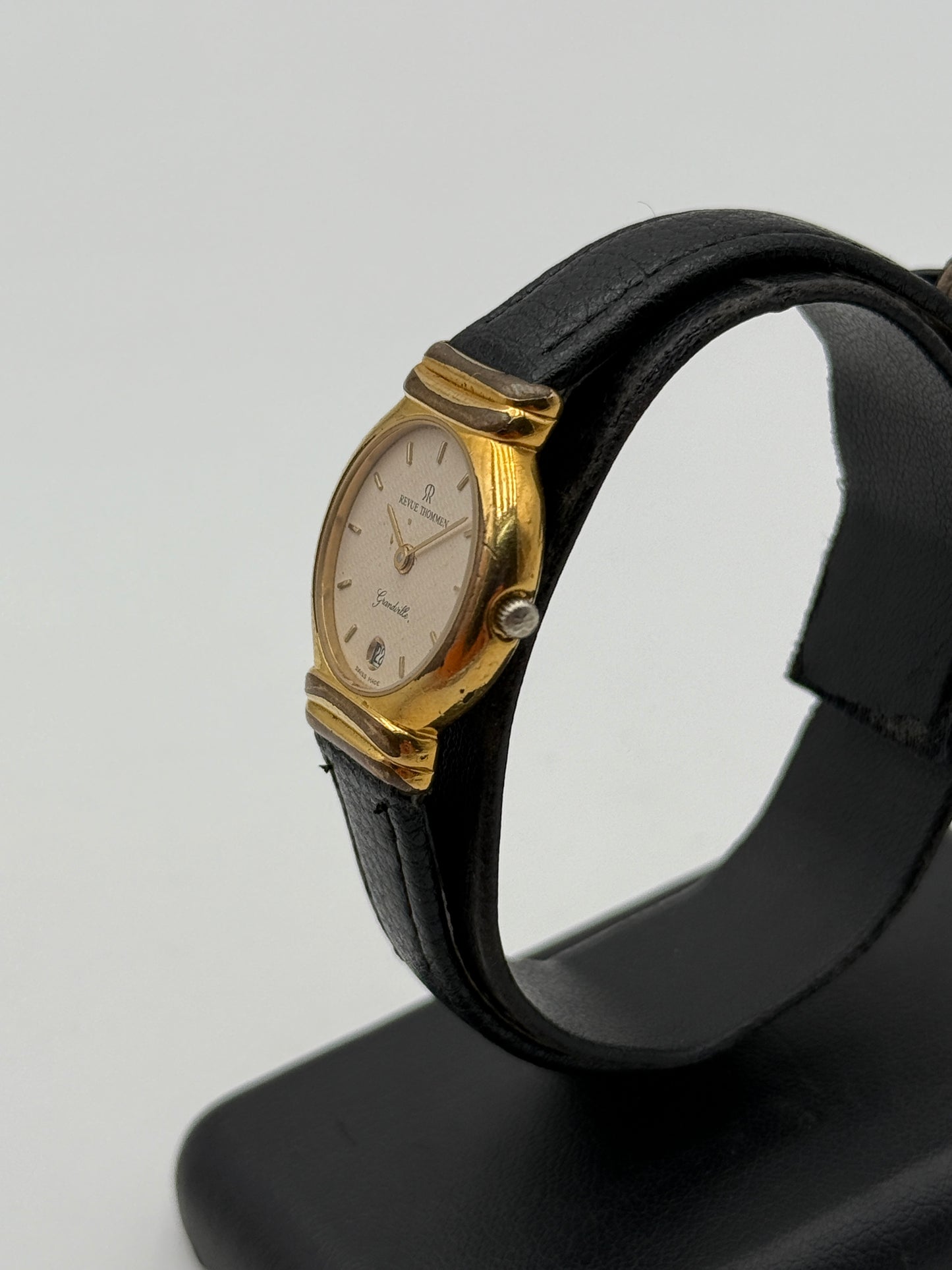 revue thommen grand ville quartz 3022002 swiss made 24mm