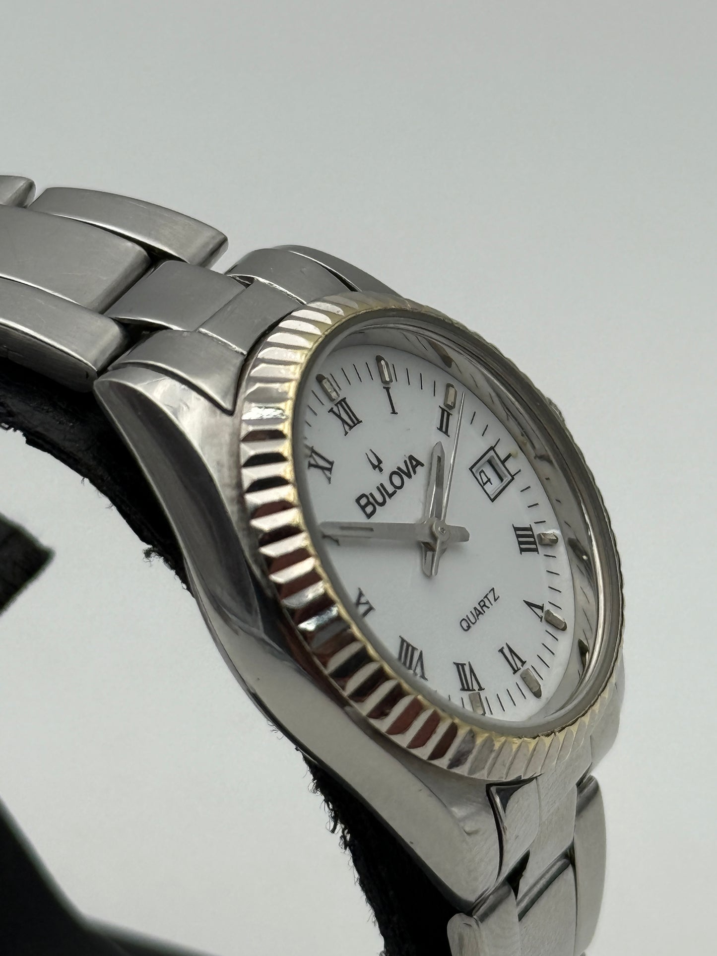 bulova quartz swiss made 28mm watch