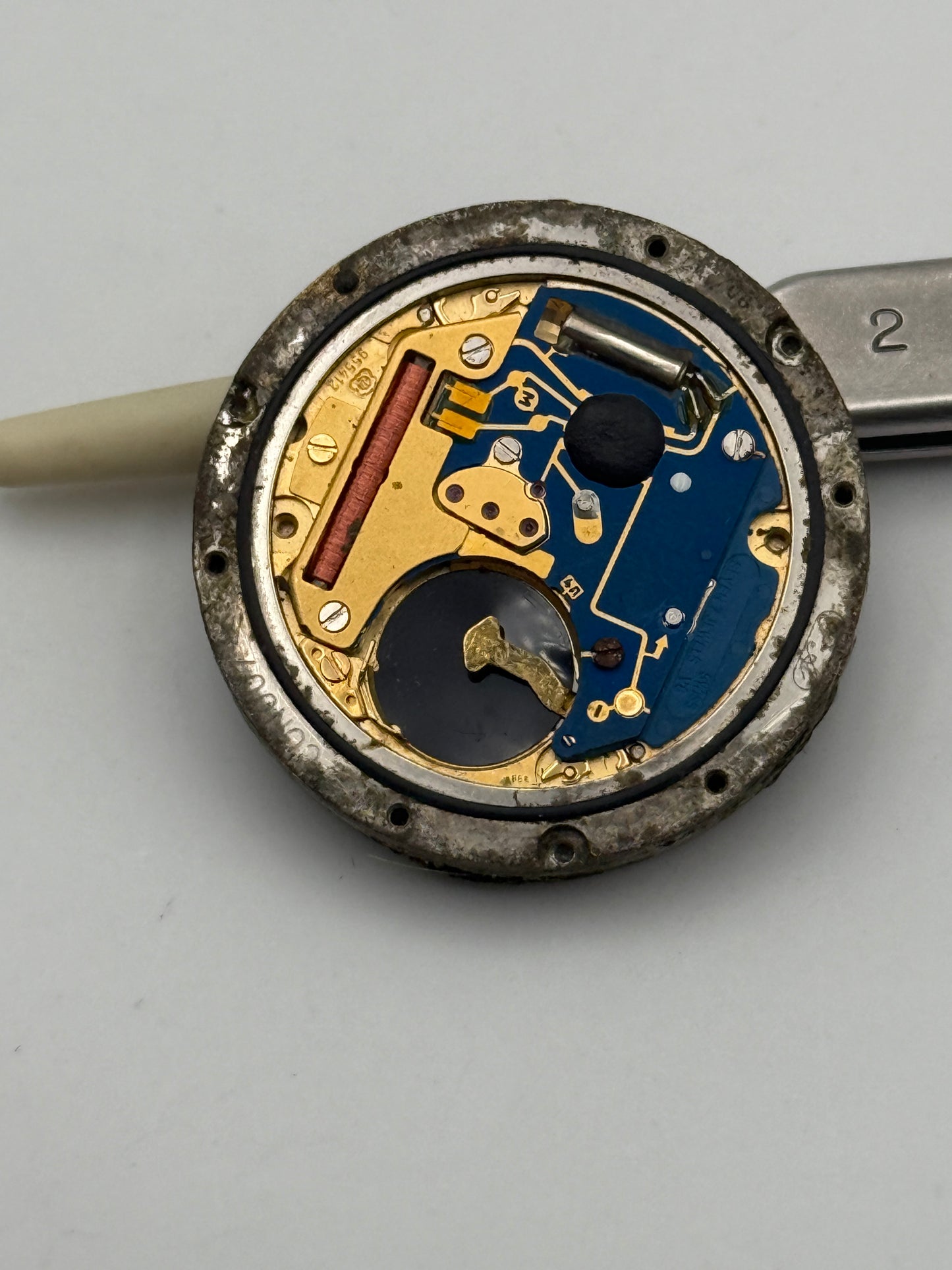 tissot 1853 swiss made eta 955.413 movement movimento quartz