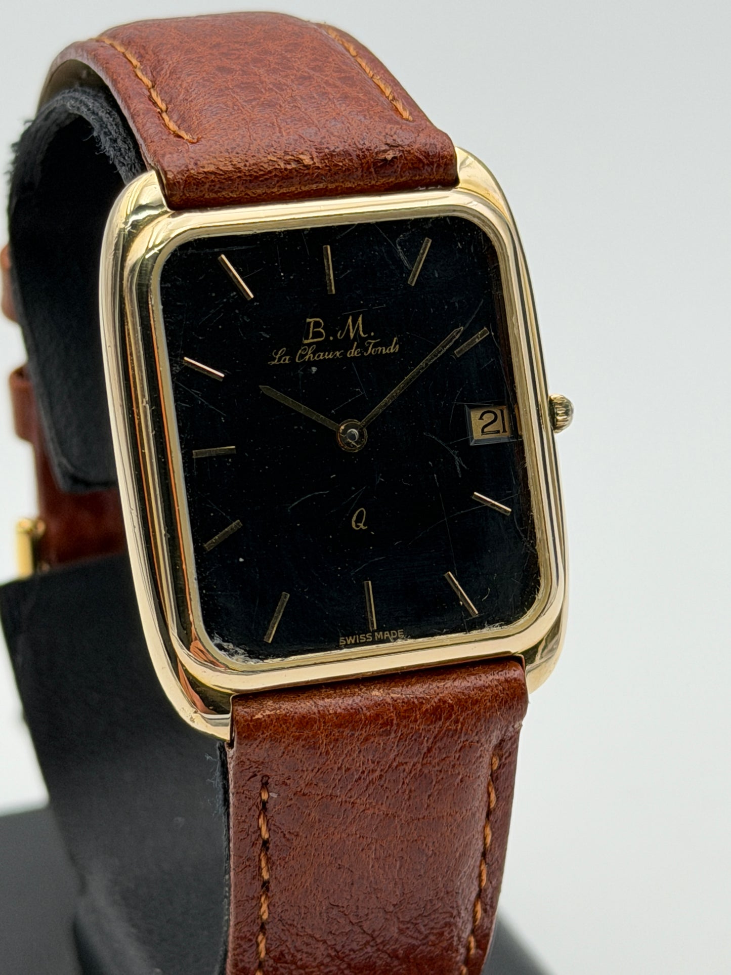 b.m. la chaux de fonds swiss made tank vintage quartz ultra thin 11103 494620