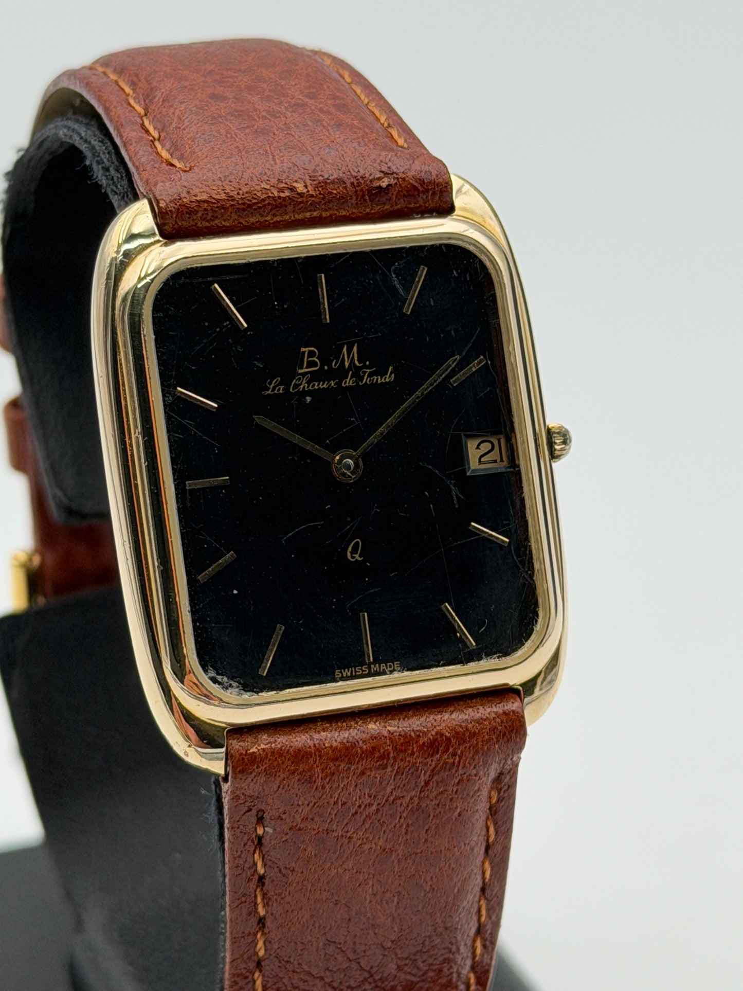 b.m. la chaux de fonds swiss made tank vintage quartz ultra thin 11103 494620
