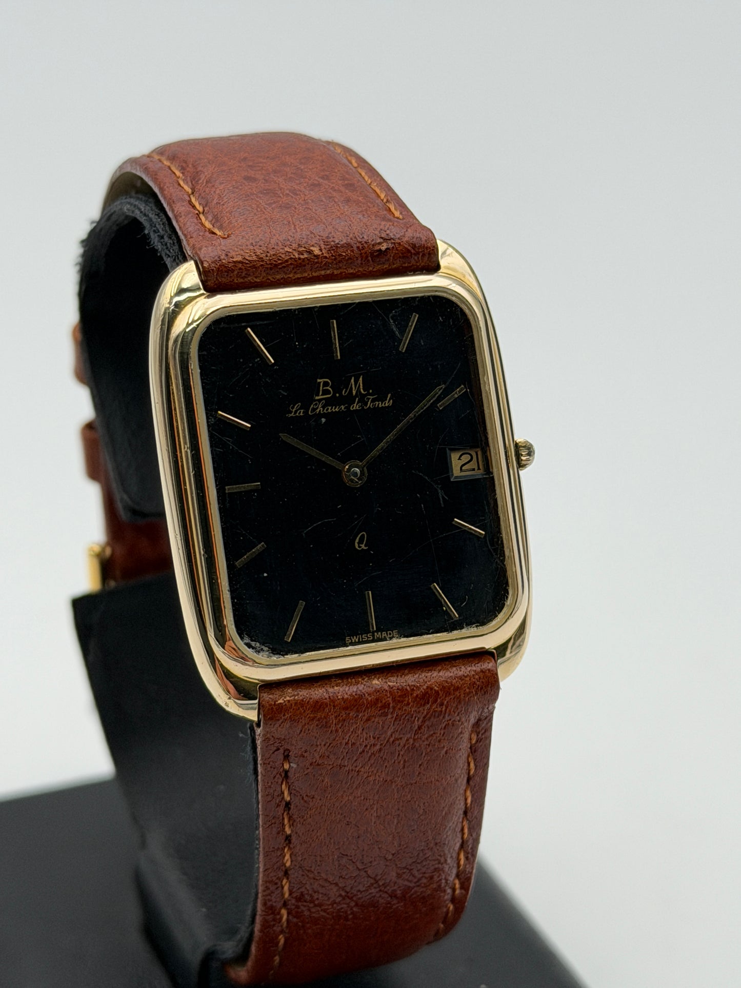 b.m. la chaux de fonds swiss made tank vintage quartz ultra thin 11103 494620