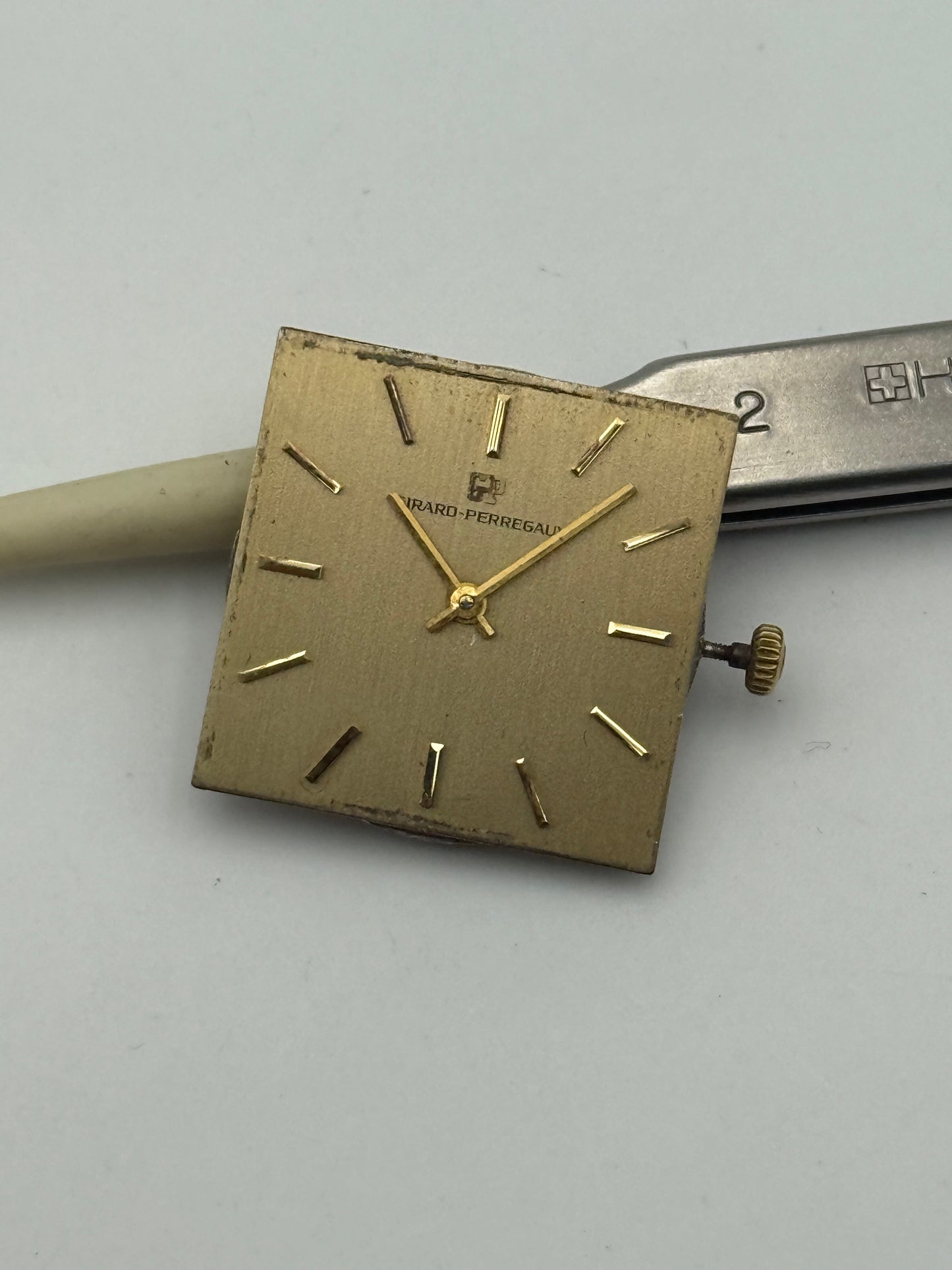 girard perregaux 100-658 peseux movement movimento