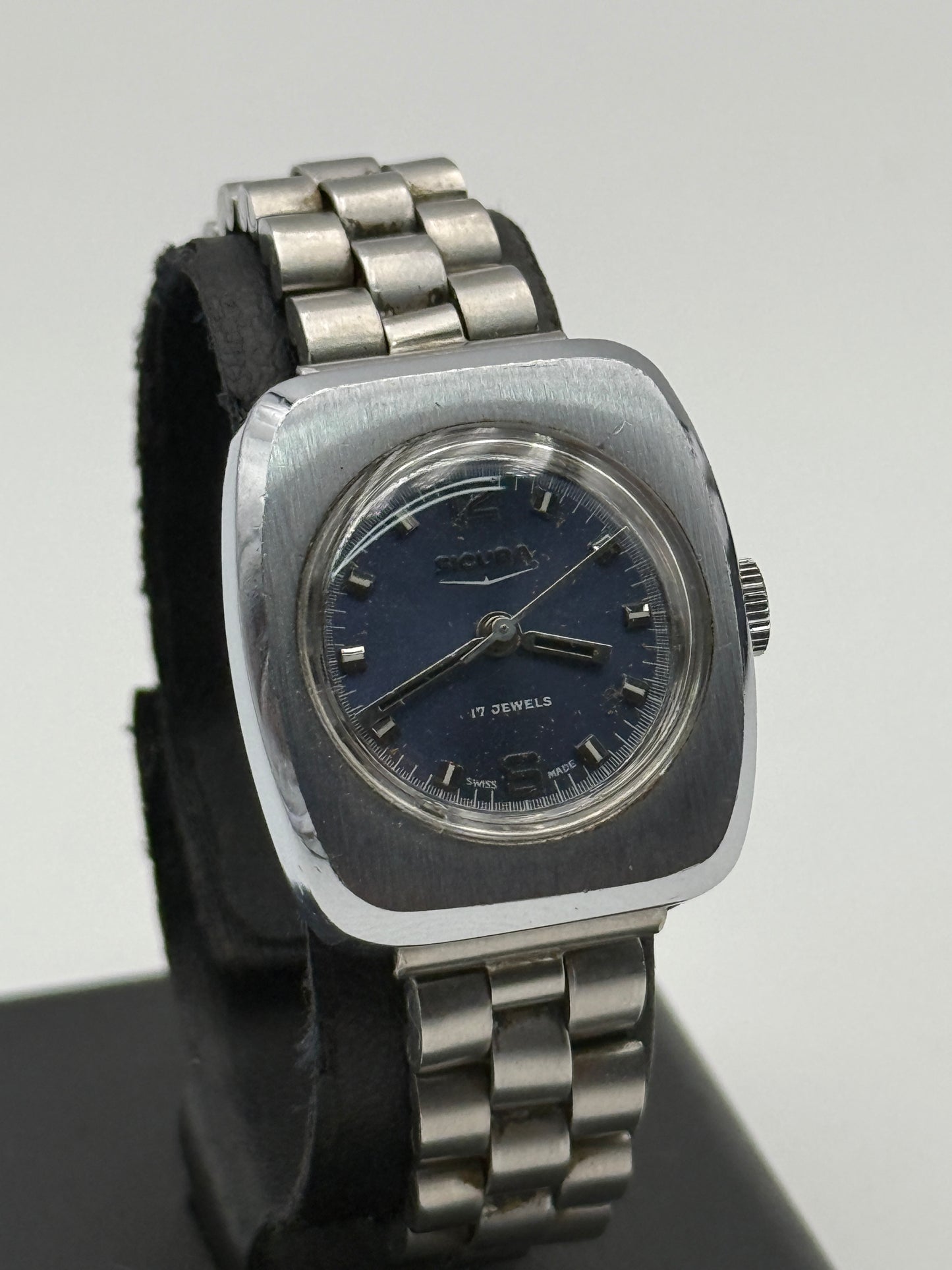 sicura 17 jewels vintage watch 25mm