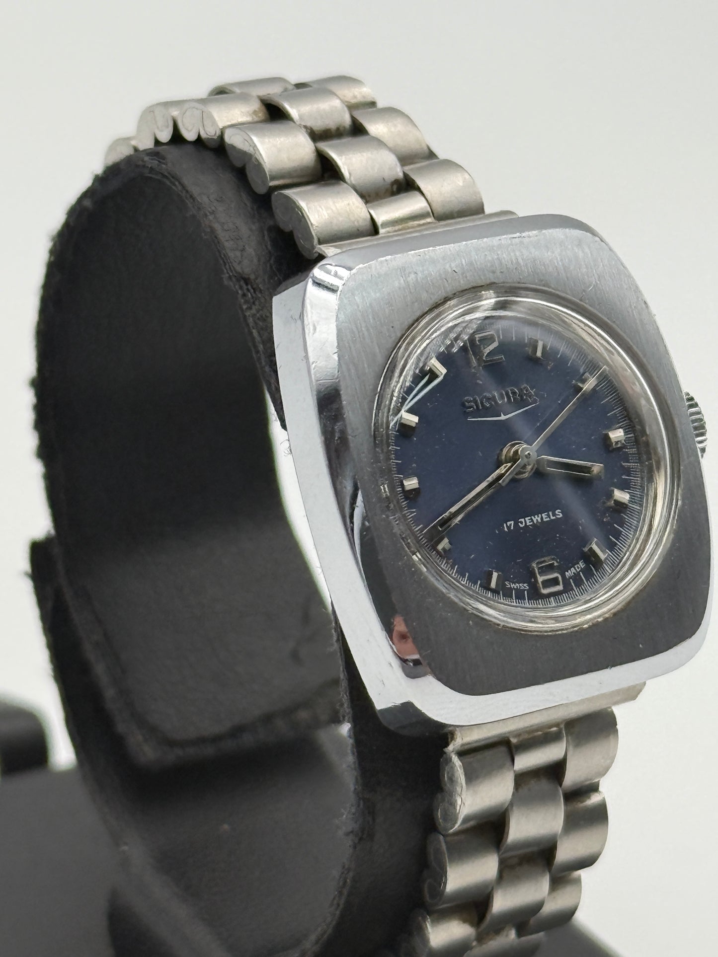 sicura 17 jewels vintage watch 25mm