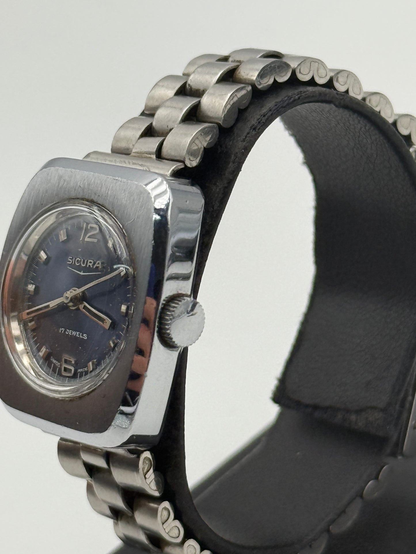 sicura 17 jewels vintage watch 25mm