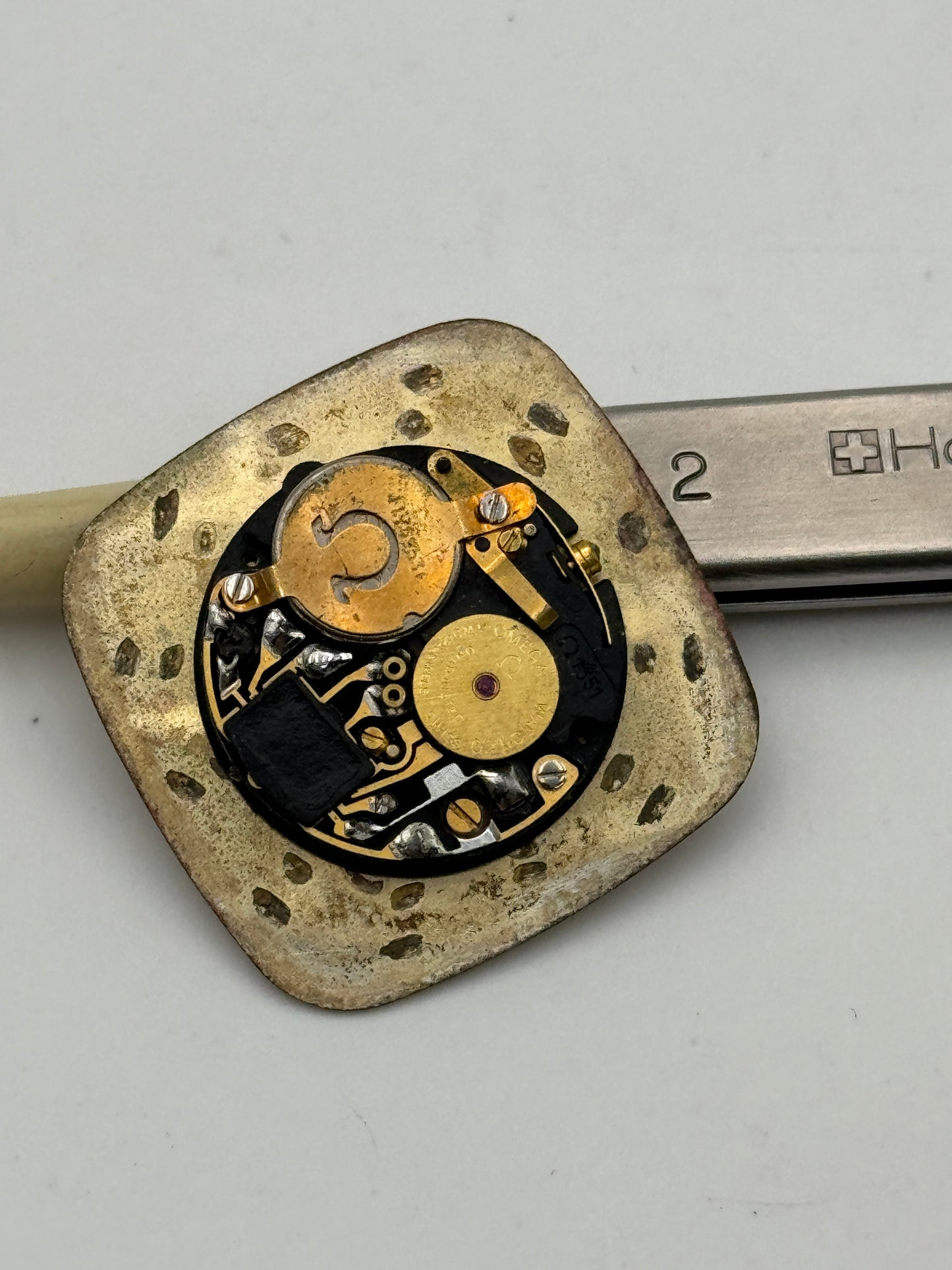 OMEGA 1351