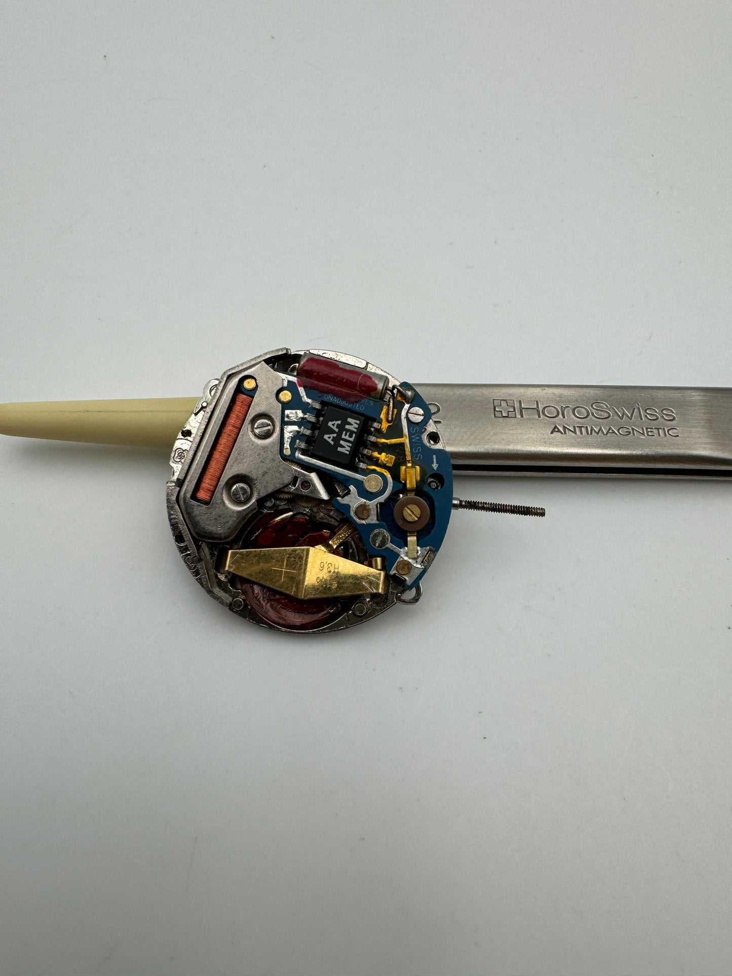 Eta 952.111 quartz