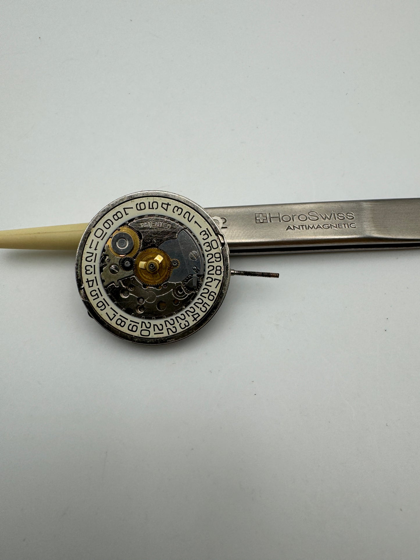 Eta 952.111 quartz