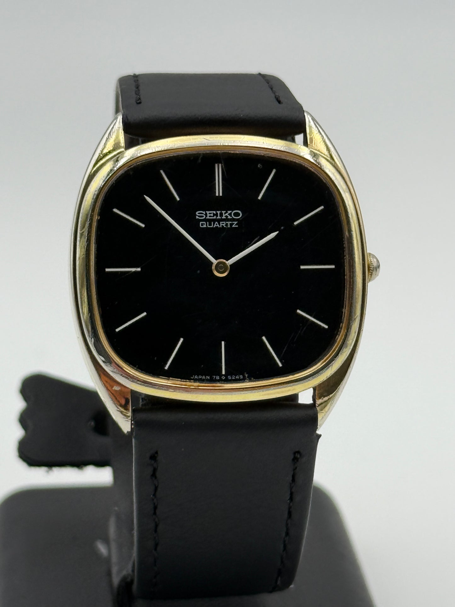 seiko quartz 7800-5249 33x34mm