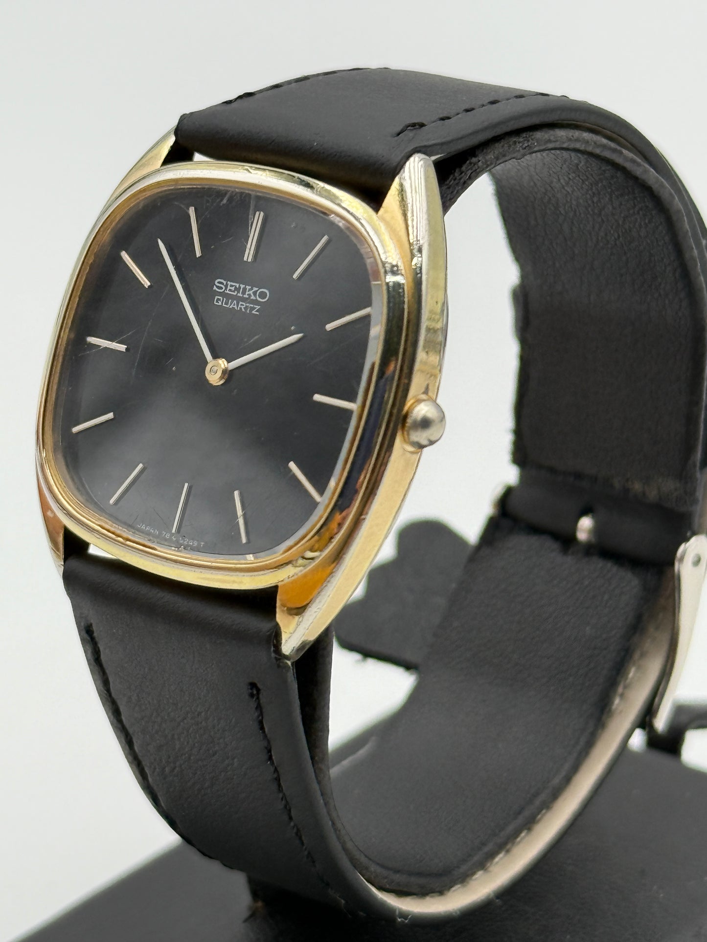 seiko quartz 7800-5249 33x34mm