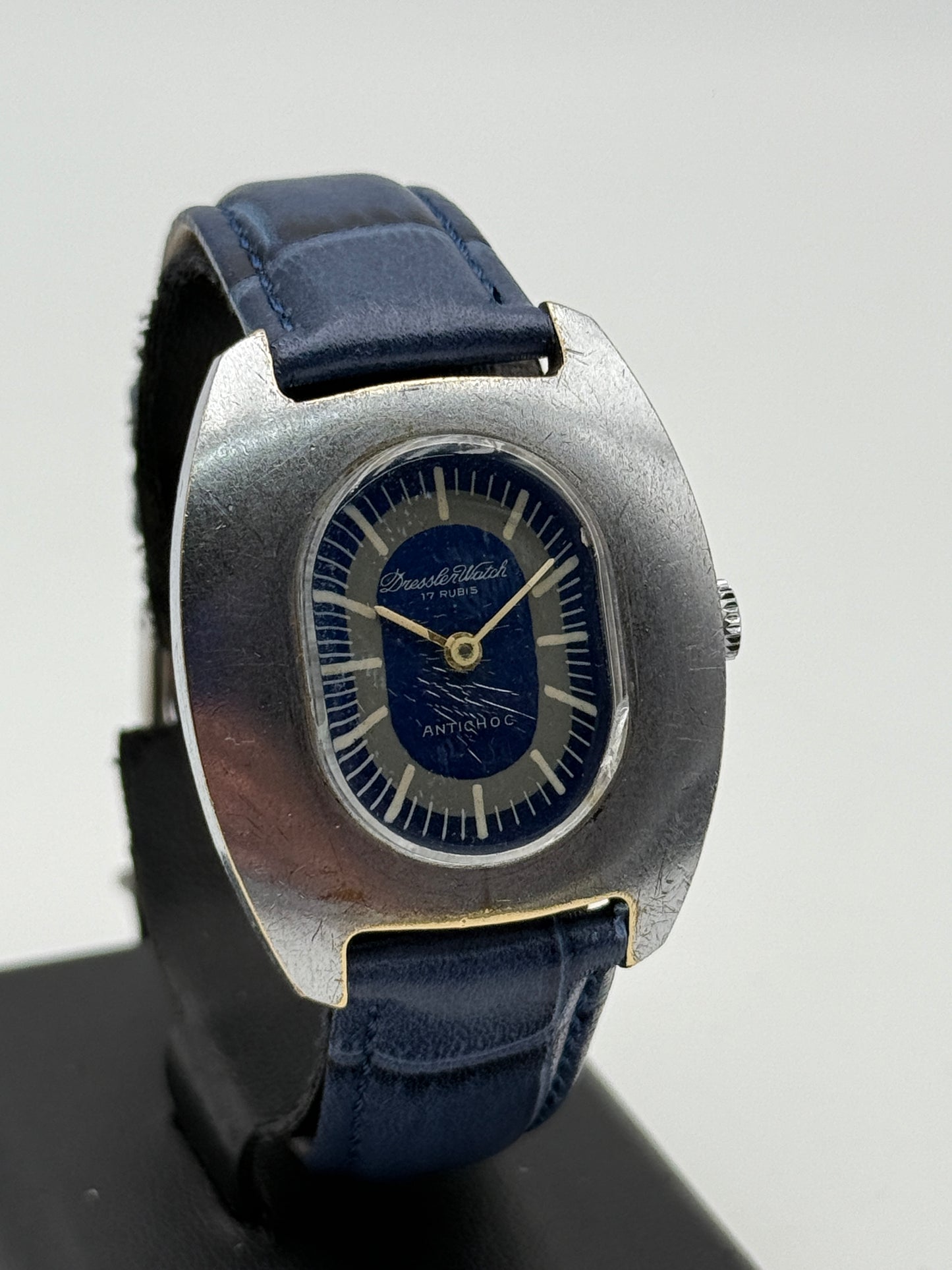 dressale watch vintgae 33x41mm swiss made