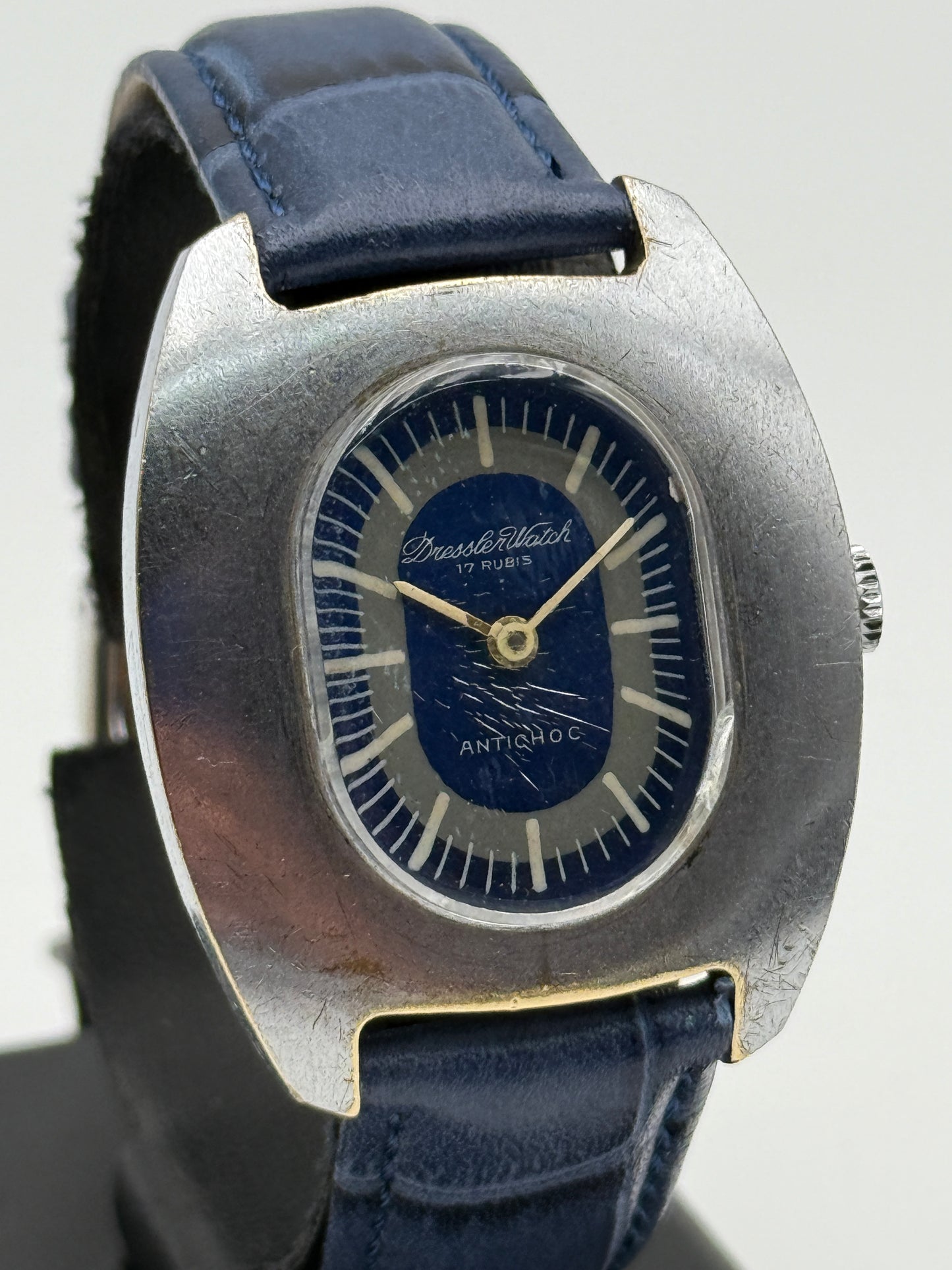 dressale watch vintgae 33x41mm swiss made