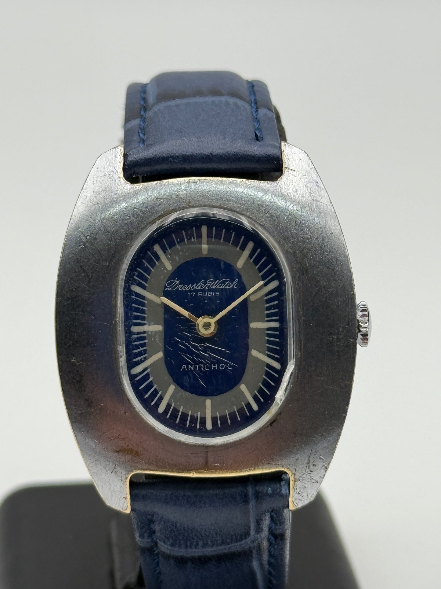 dressale watch vintgae 33x41mm swiss made