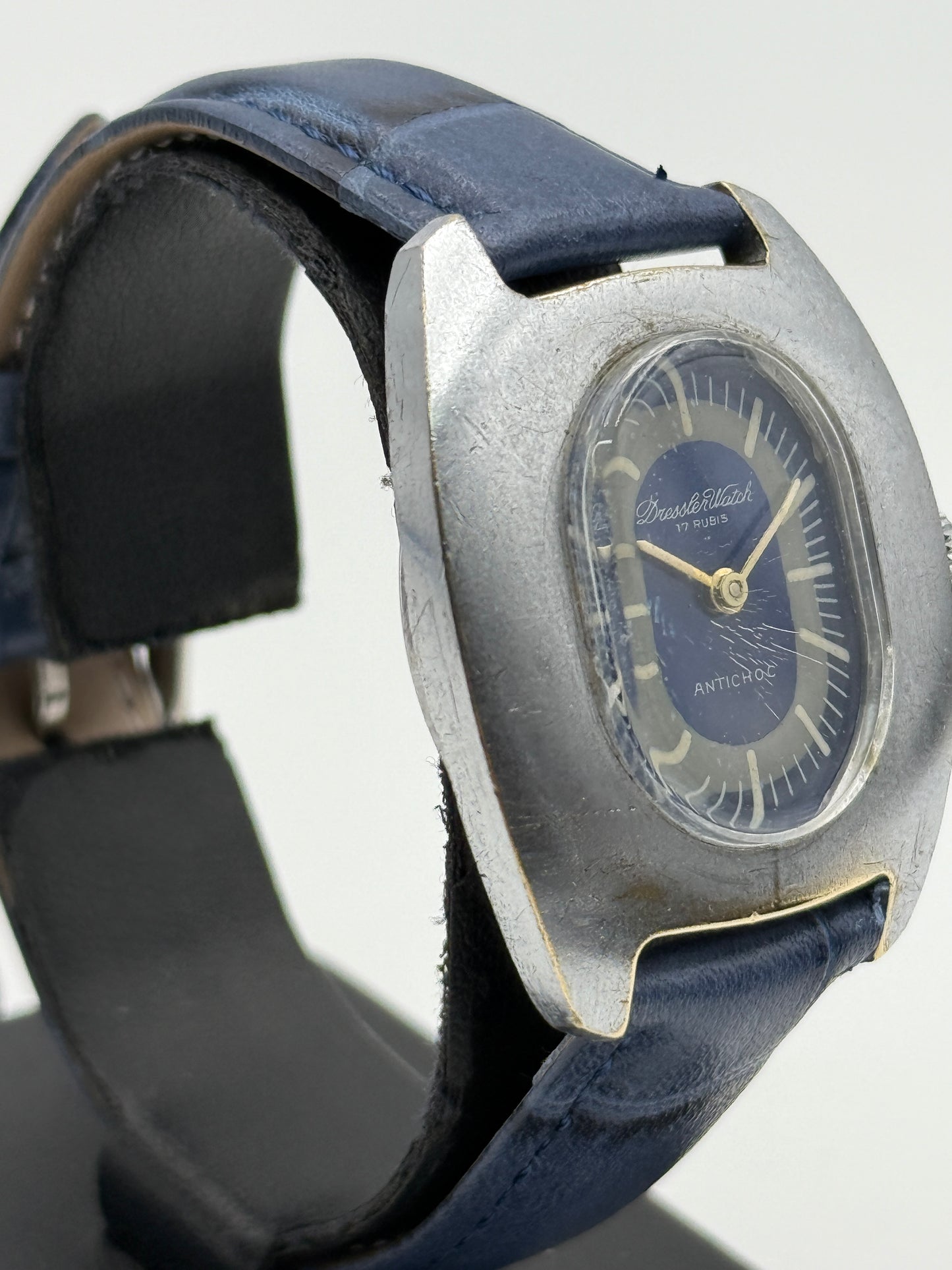 dressale watch vintgae 33x41mm swiss made