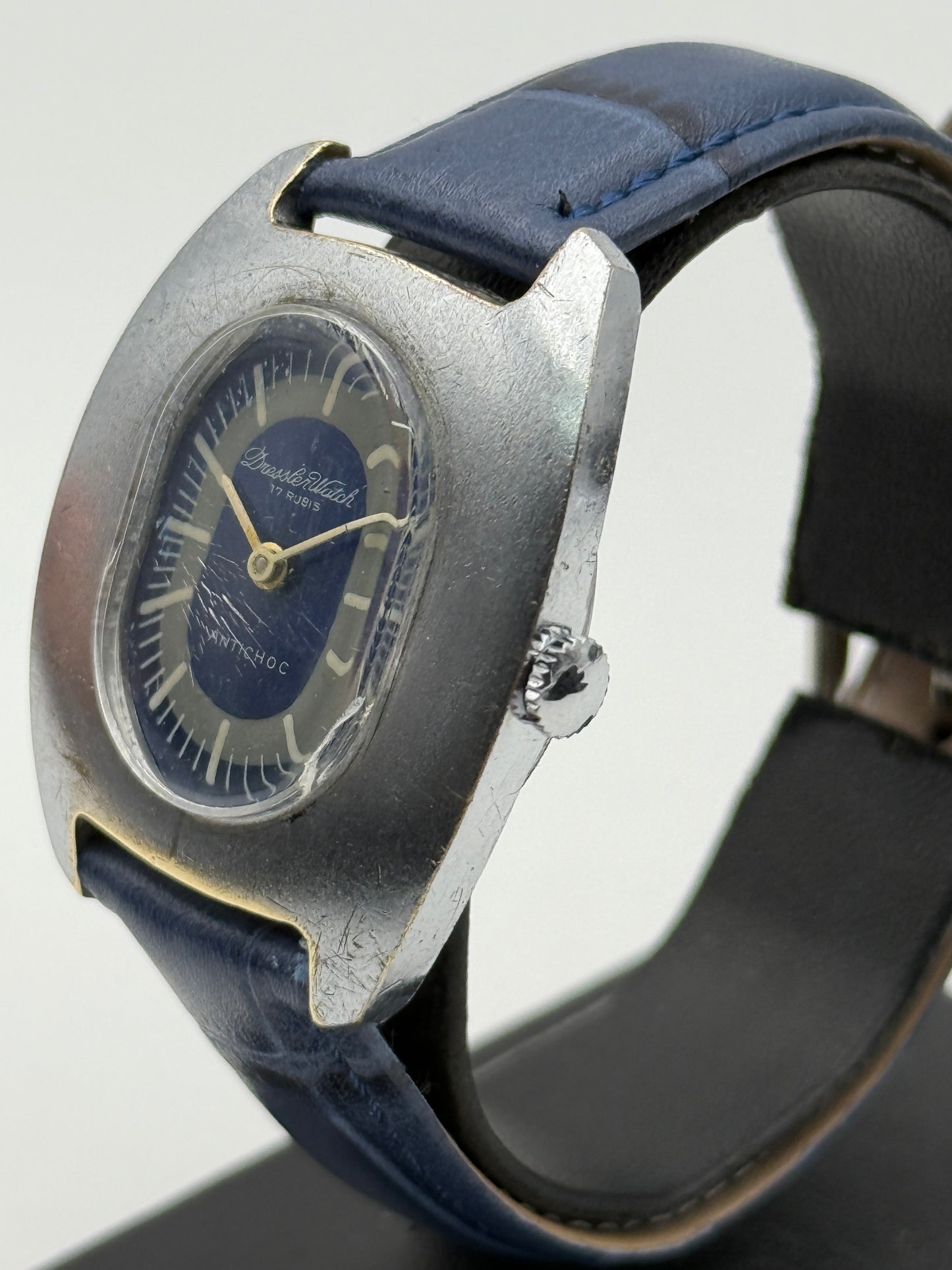 dressale watch vintgae 33x41mm swiss made