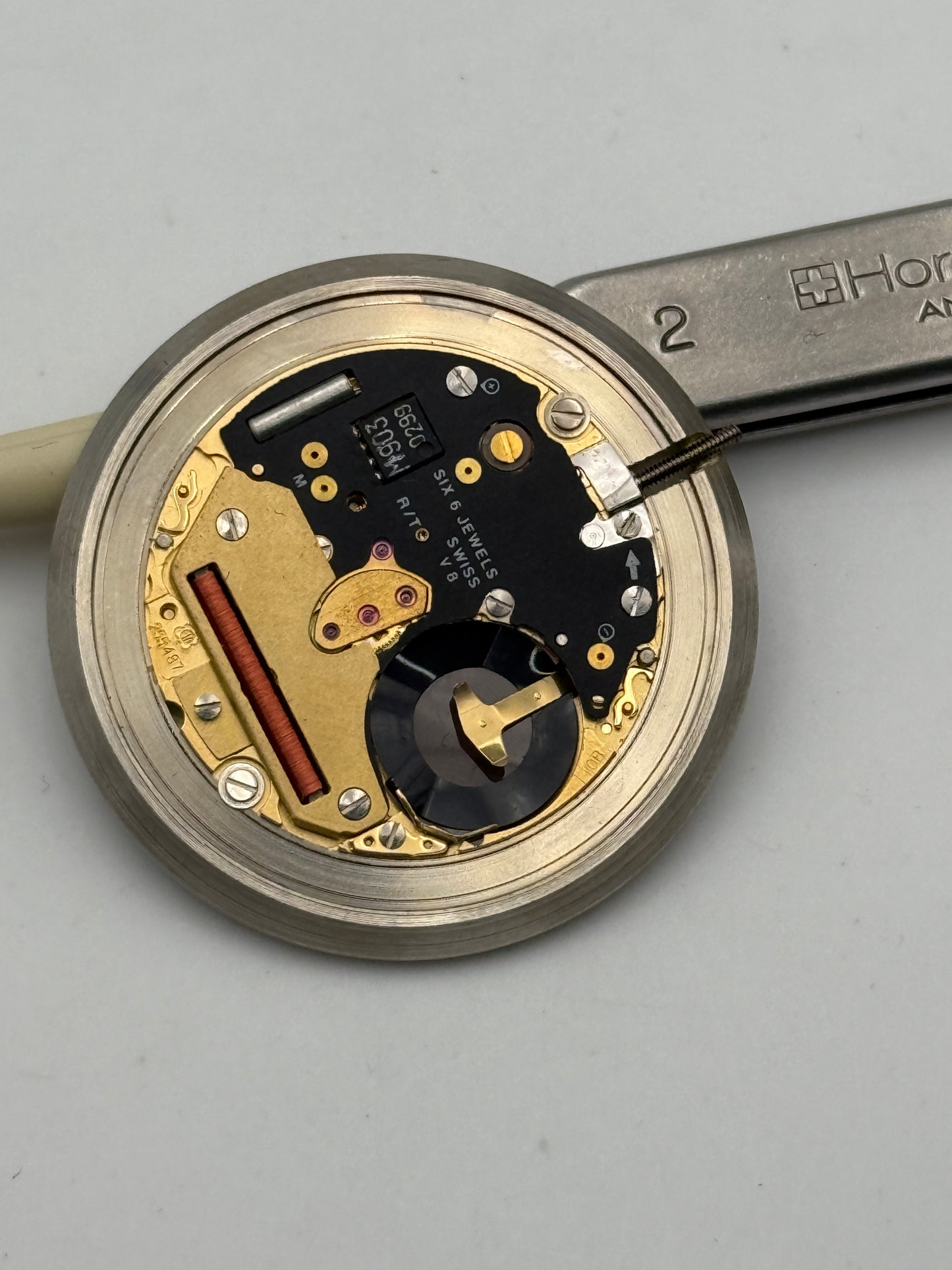 revue thommen calendar eta 255.487 perpetual movement movimento