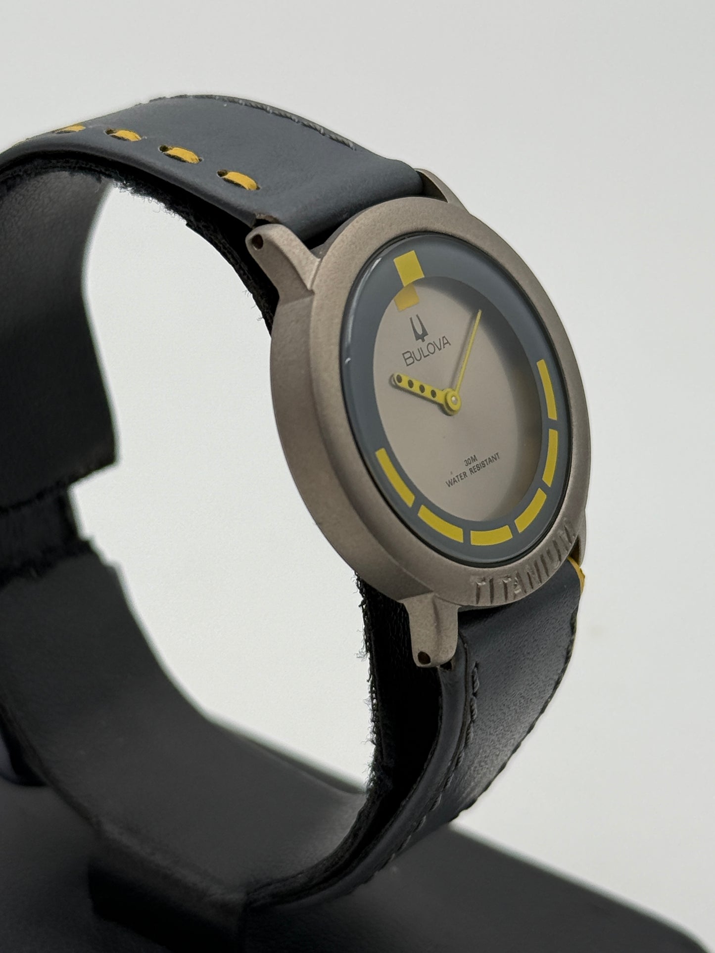 bulova titanium swiss made  8978900