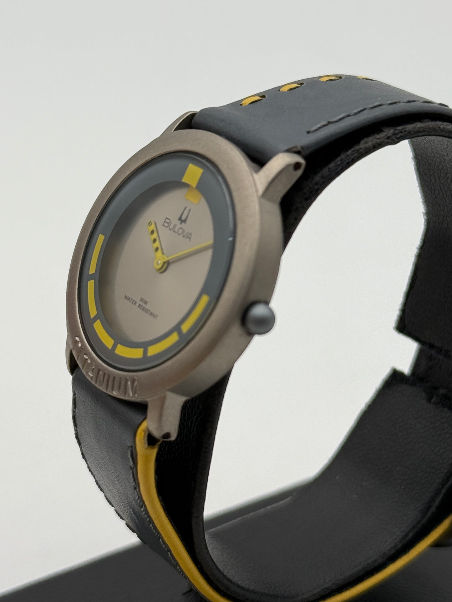 bulova titanium swiss made  8978900