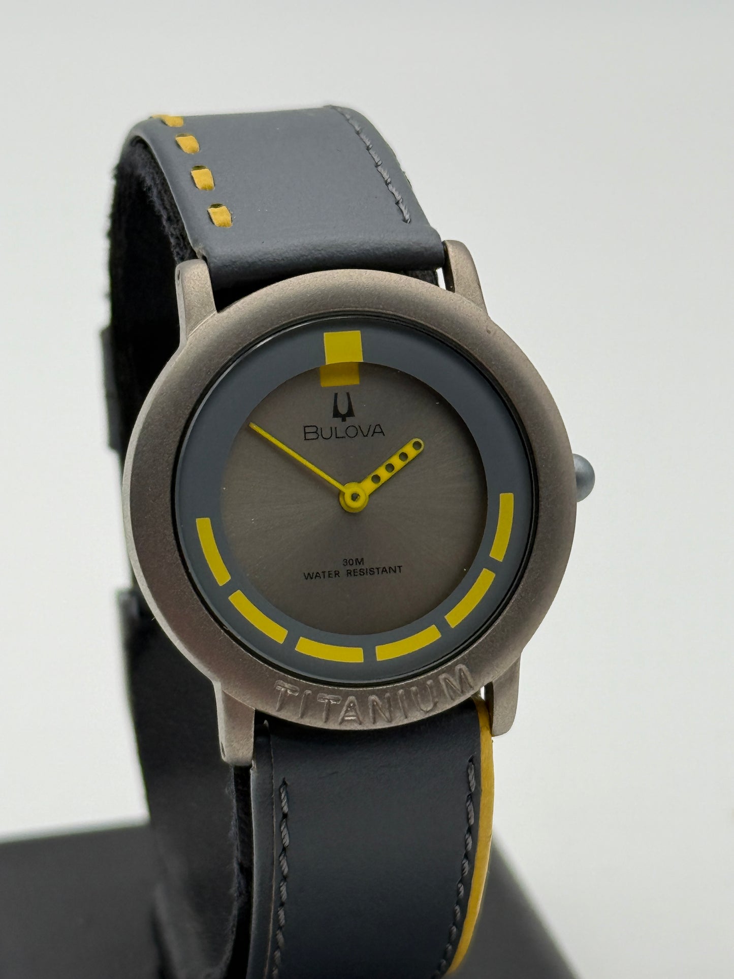 bulova titanium swiss made 8978900