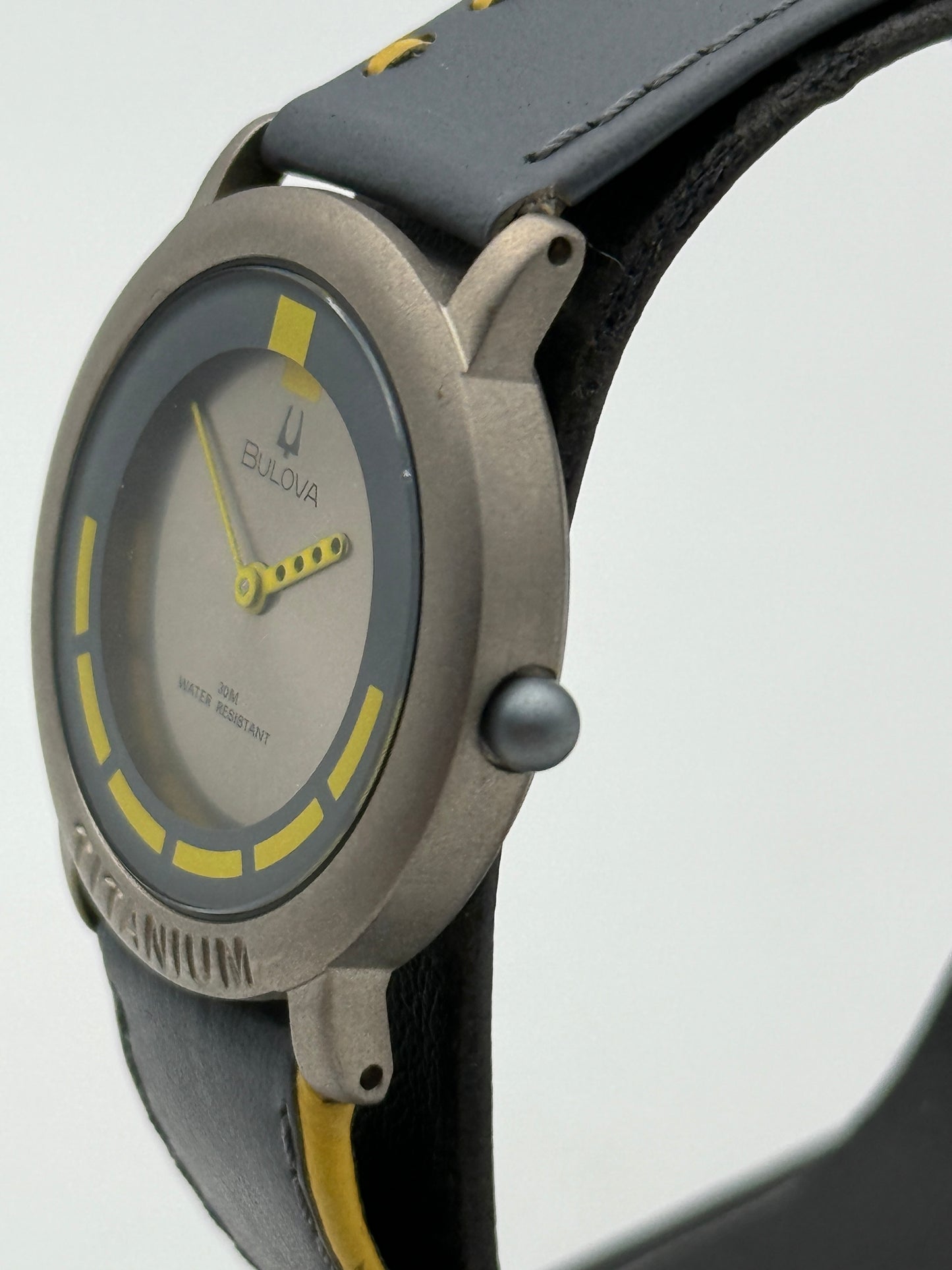 bulova titanium swiss made 8978900