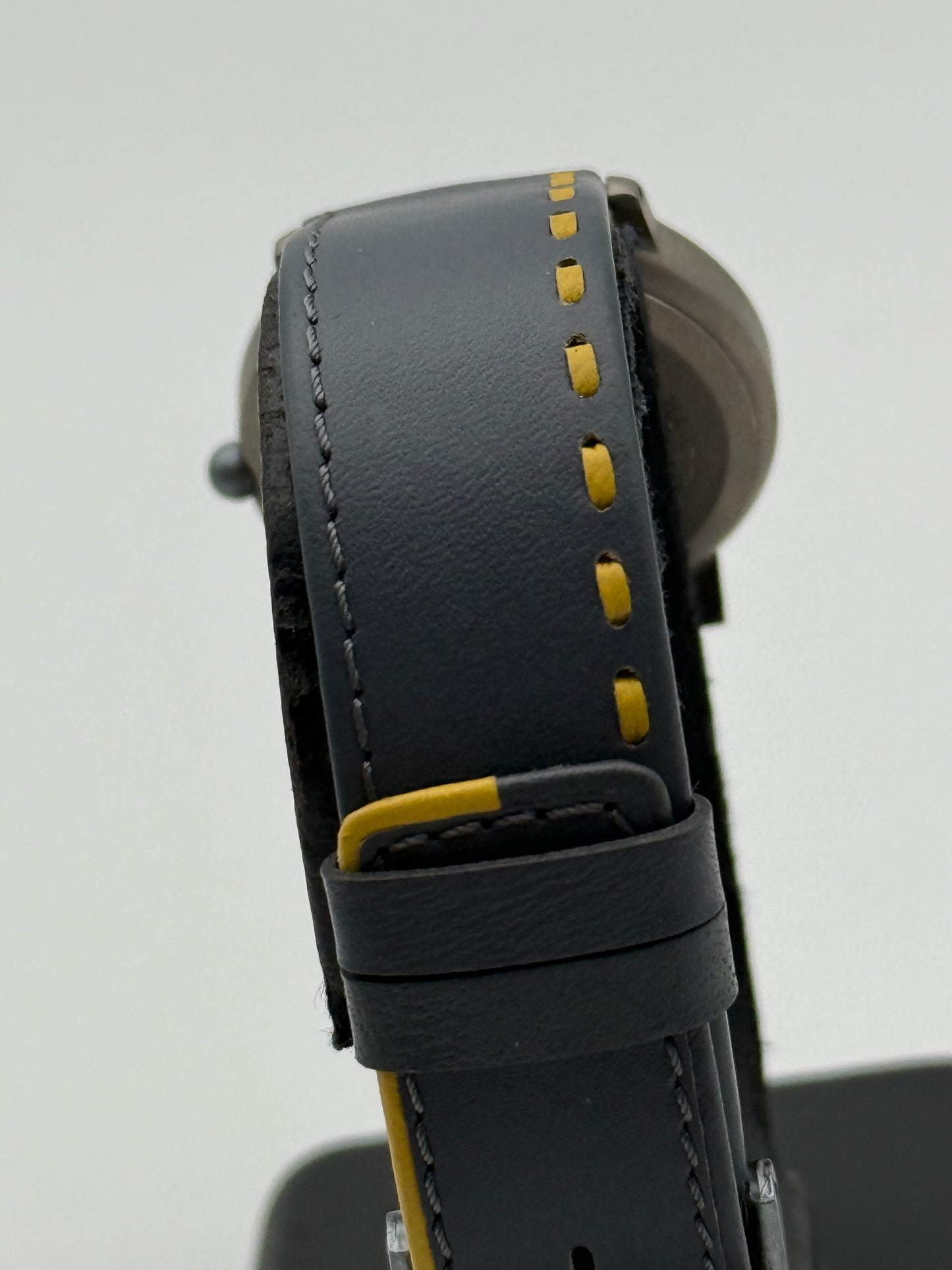 bulova titanium swiss made 8978900
