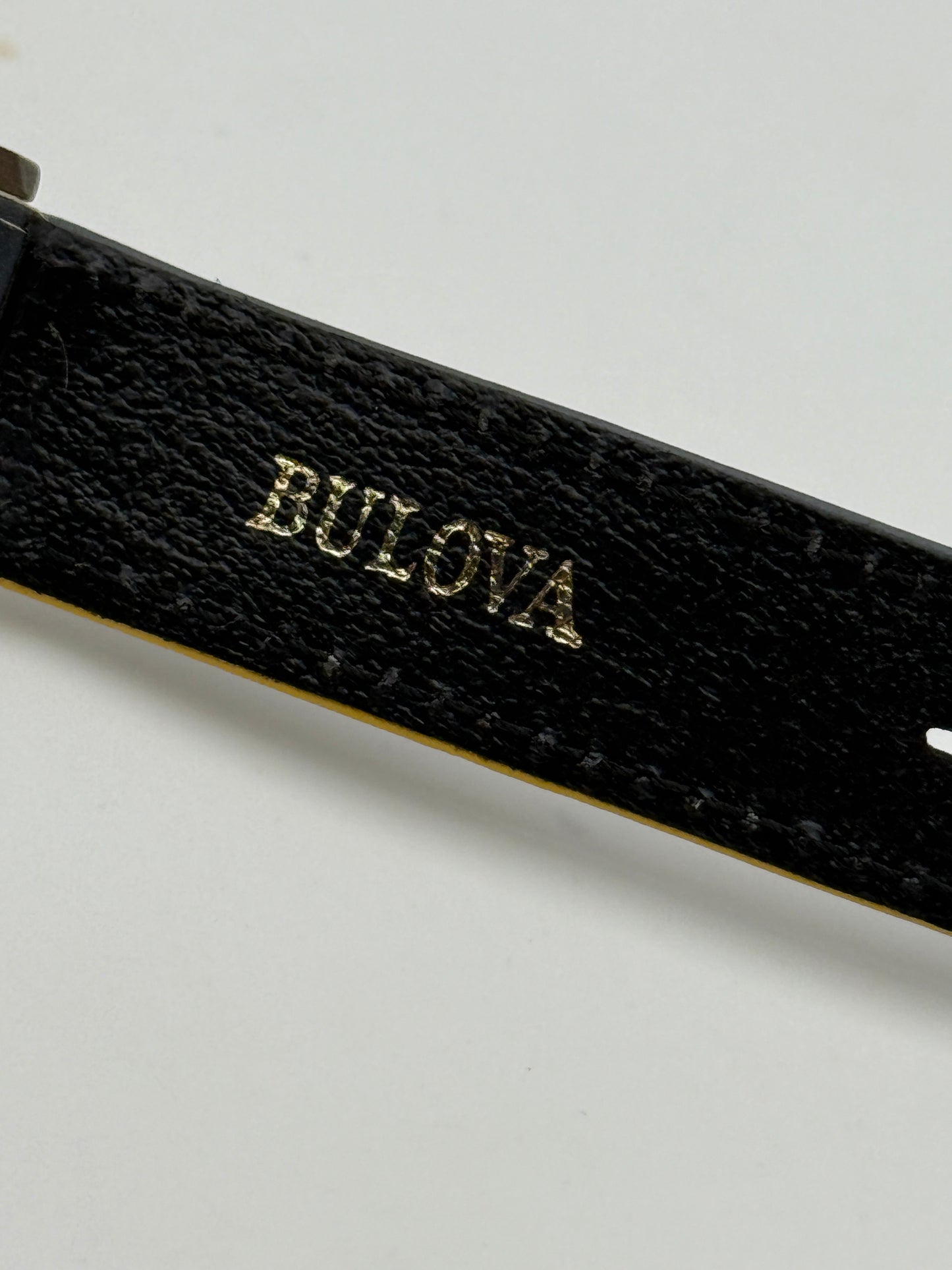 bulova titanium swiss made  8978900